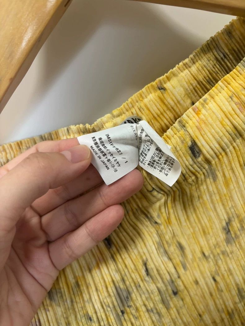 Issey Miyake Issey Miyake size:1 Yellow pleated trousers Size 31" - 3 Thumbnail