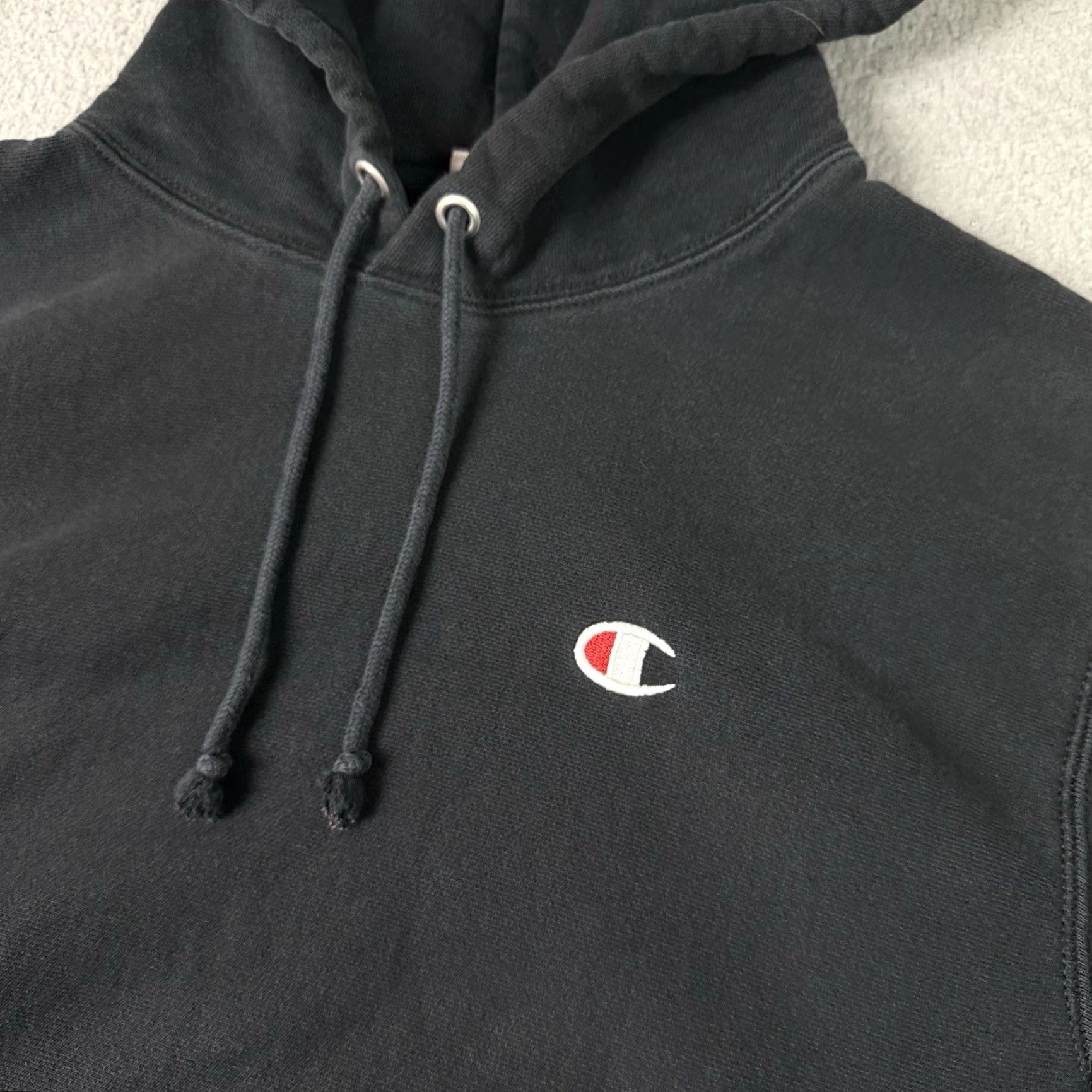 Champion VINTAGE Champion Hoodie Mens M Black Drawstring Pullover 90s Reversible Distressed Size US M / EU 48-50 / 2 - 3 Thumbnail