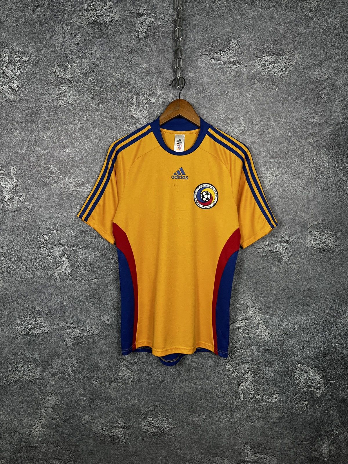 Adidas Vintage Adidas Romania 2008/10 #1 Helton Jersey T-shirt Size US S / EU 44-46 / 1 - 1 Thumbnail