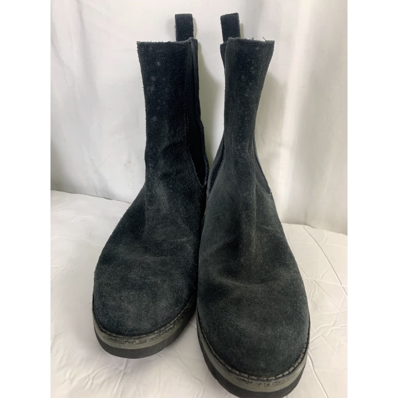 Cole Haan VINTAGE Cole Haan Chelsea Boots Suede Black Pull On Ankle Women 7.5 US 7.5 Boots Size US 8 / IT 38 - 4 Thumbnail