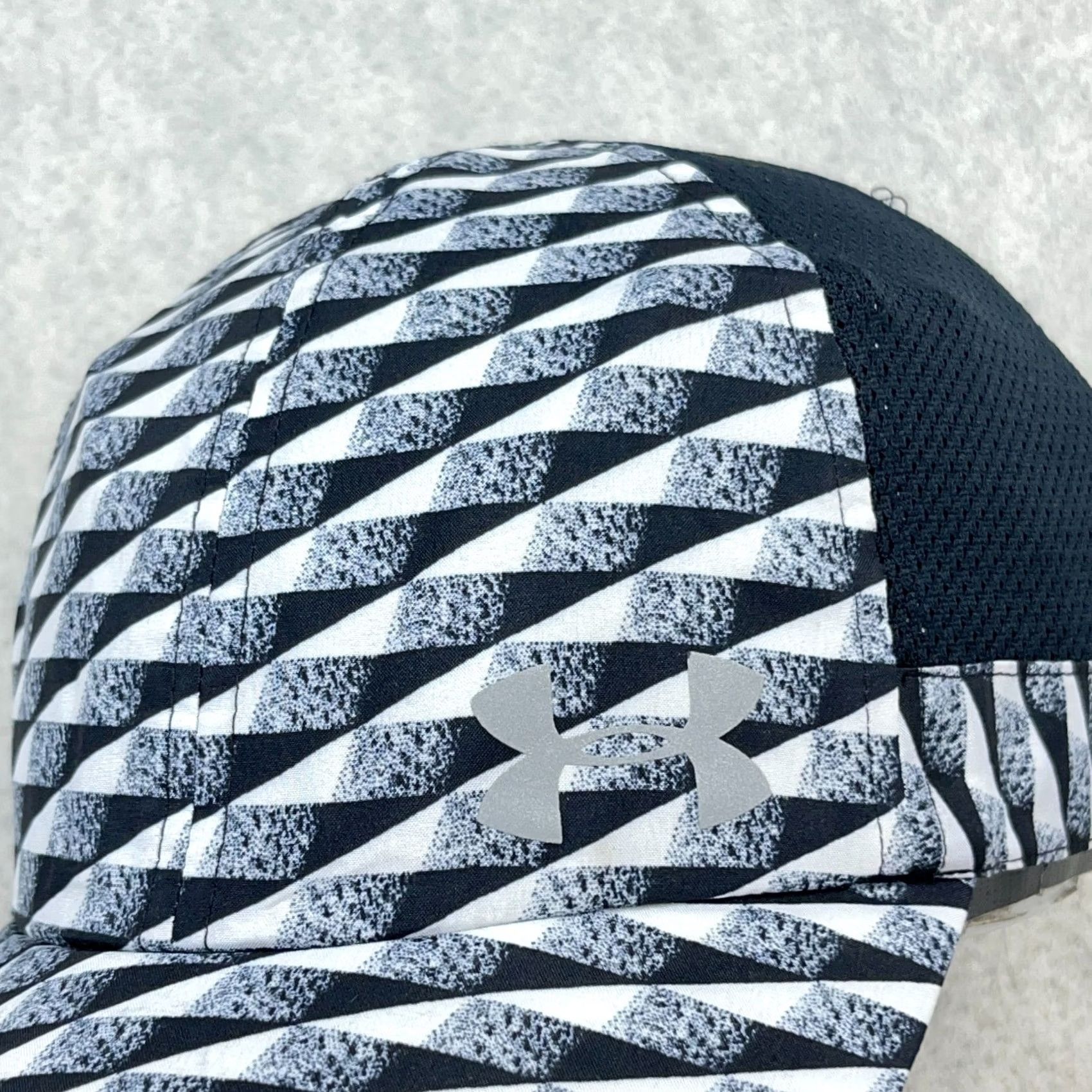 Under Armour Under Armour Hat Cap Women Strap Back Performance Running Geometric Gym Ladies Size ONE SIZE - 3 Thumbnail
