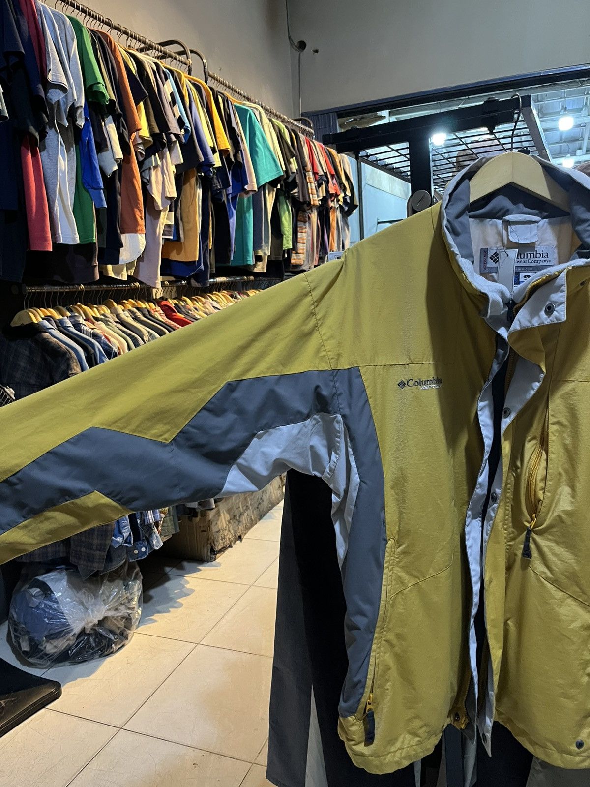 Columbia Colombia snowboard outdoor jacket Size US L / EU 52-54 / 3 - 4 Thumbnail
