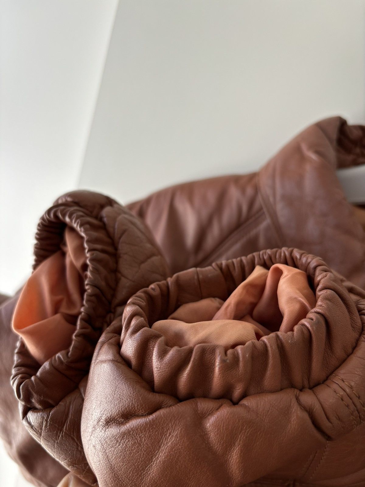 Japanese Brand × Vintage Vintage Cropped Cowhide Leather Puffer Jacket Size US S / EU 44-46 / 1 - 6 Thumbnail