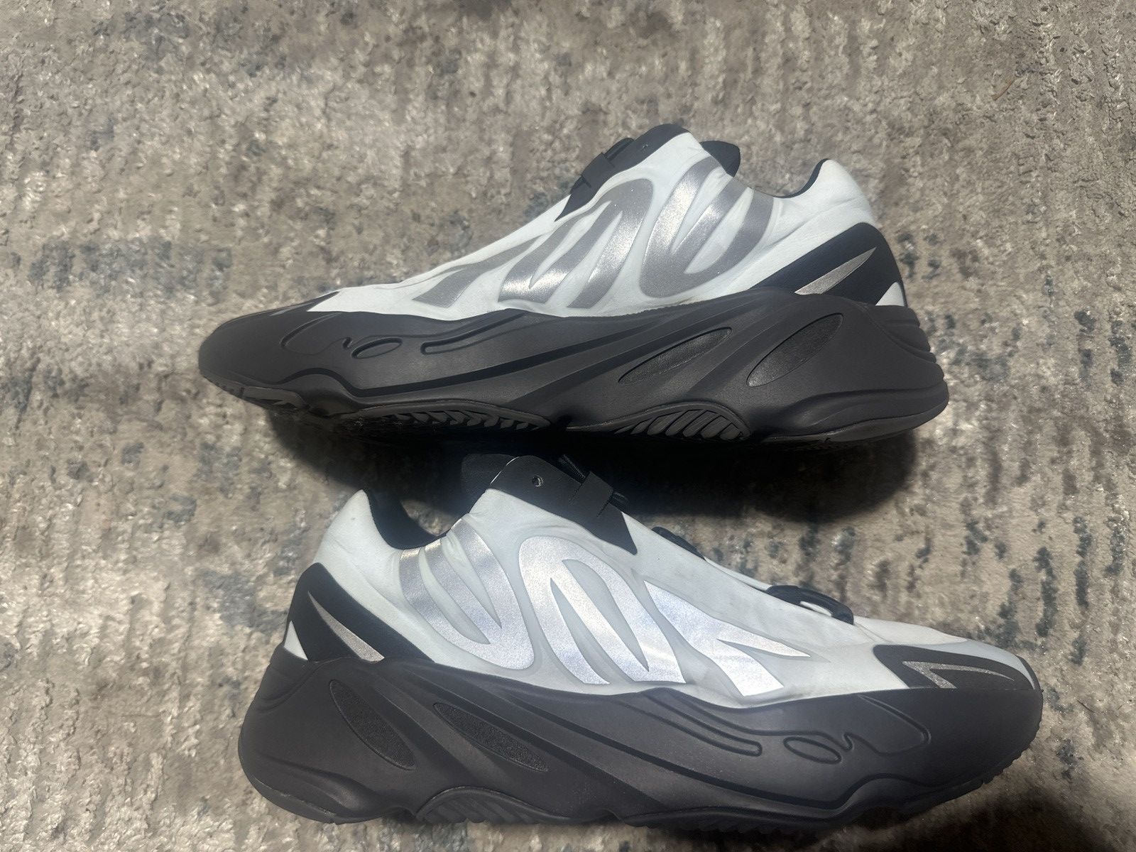 Adidas Adidas Yeezy Boost 700 MNV Size US 10.5 / EU 43-44 - 3 Thumbnail