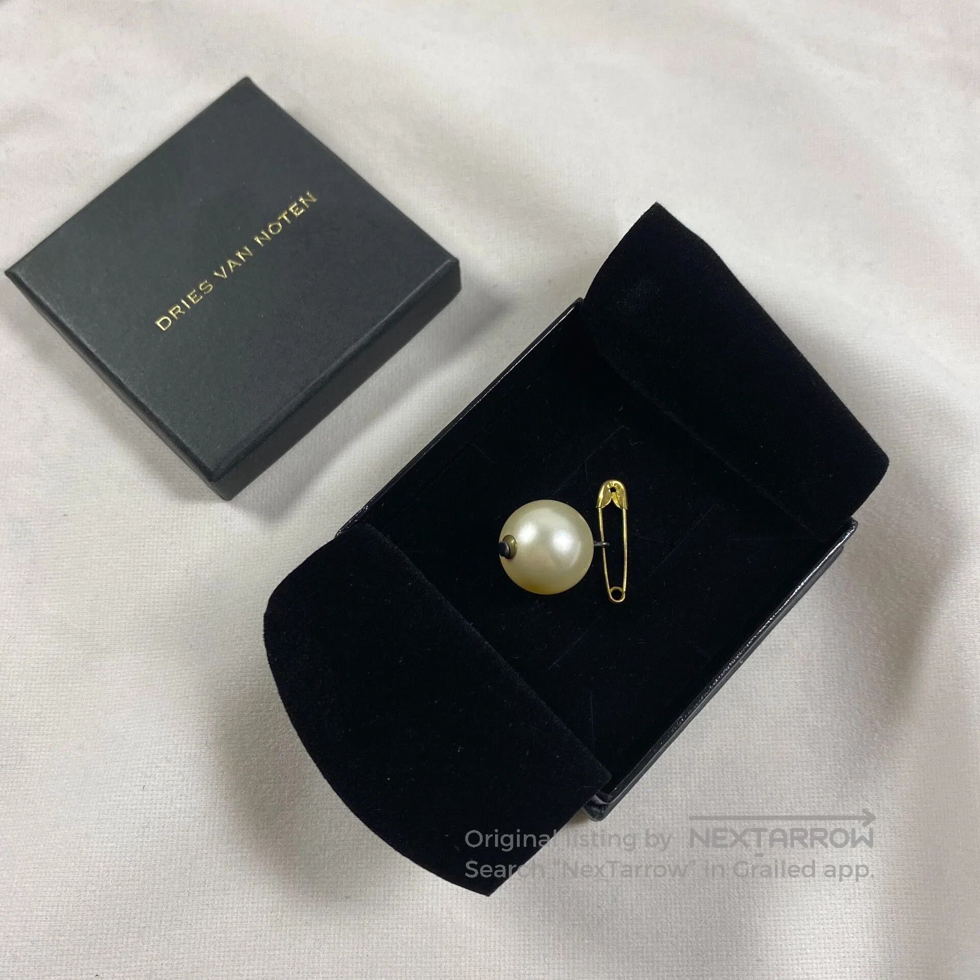 Dries Van Noten Dries Van Noten Pearl Brooch. Size ONE SIZE - 1 Thumbnail