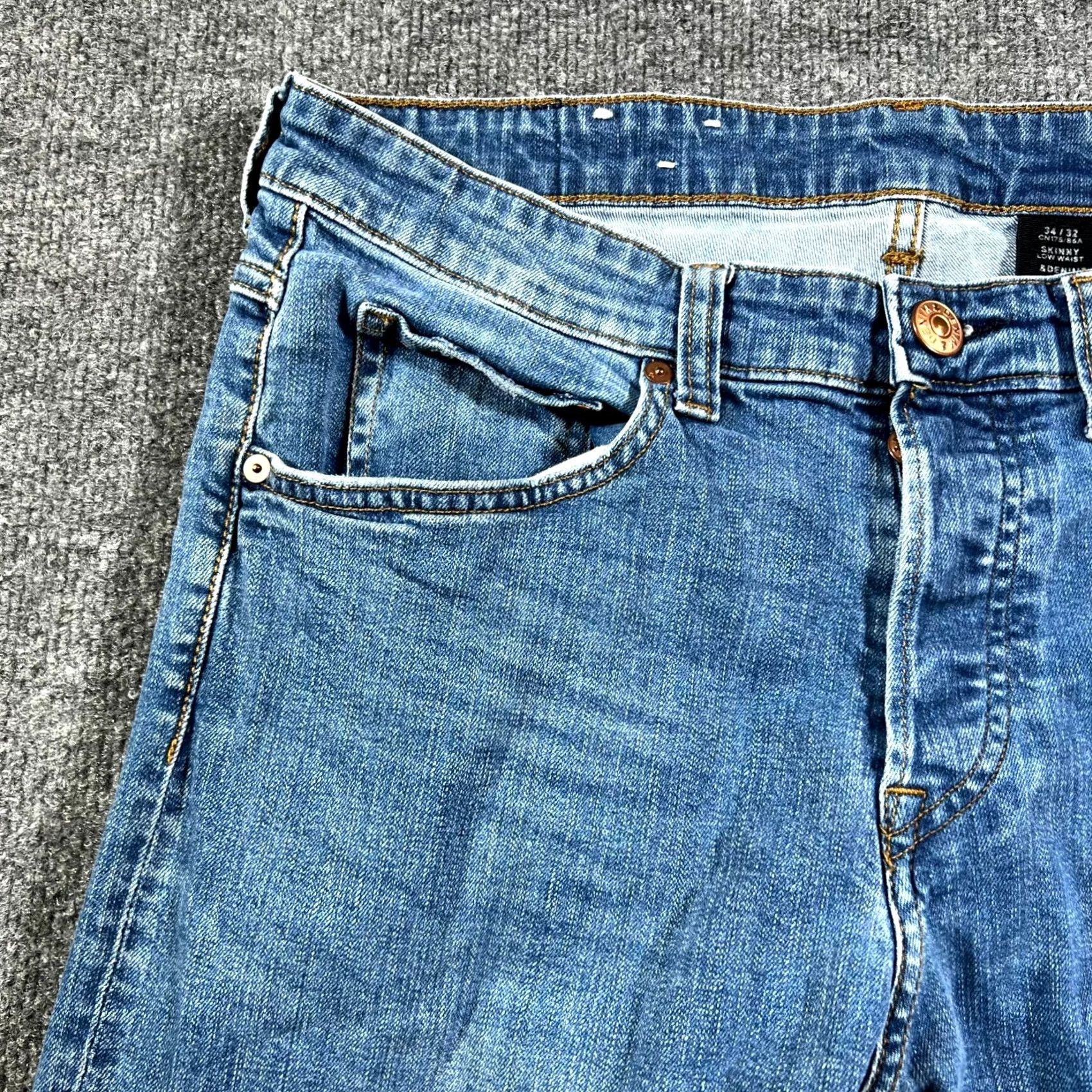 H&M H&M Jeans Men 34x32 Blue Denim Medium Wash 5-Pocket Low Waist Skinny Leg Outdoor Jeans Mens Blue 34x32 Regular Fit Typed: Jeans Size US 34 / EU 50 - 4 Thumbnail