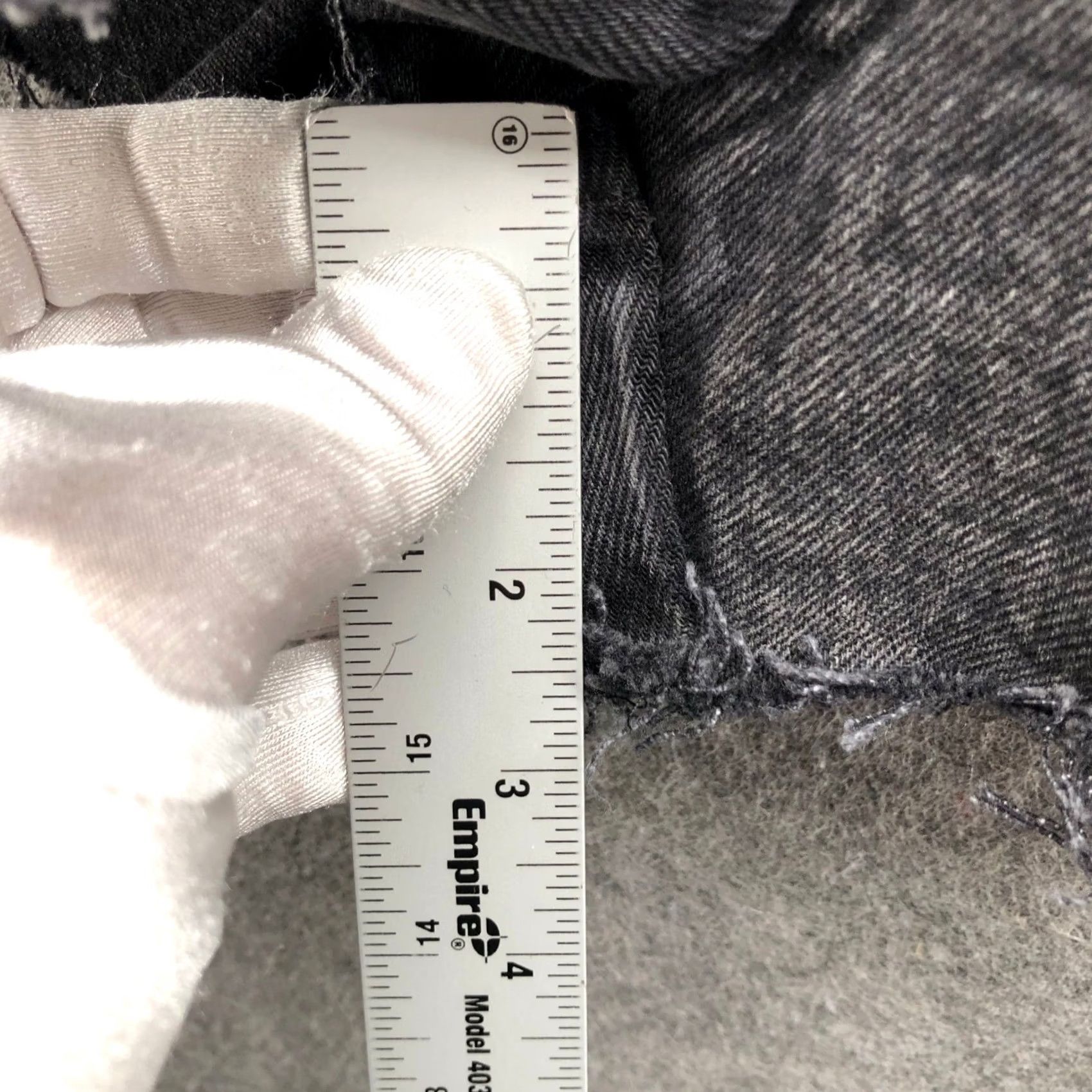 Zara Zara High Rise Jean Shorts Womens 4 Black Cutoff Frayed Cotton Charcoal Size 27" / US 4 / IT 40 - 7 Thumbnail