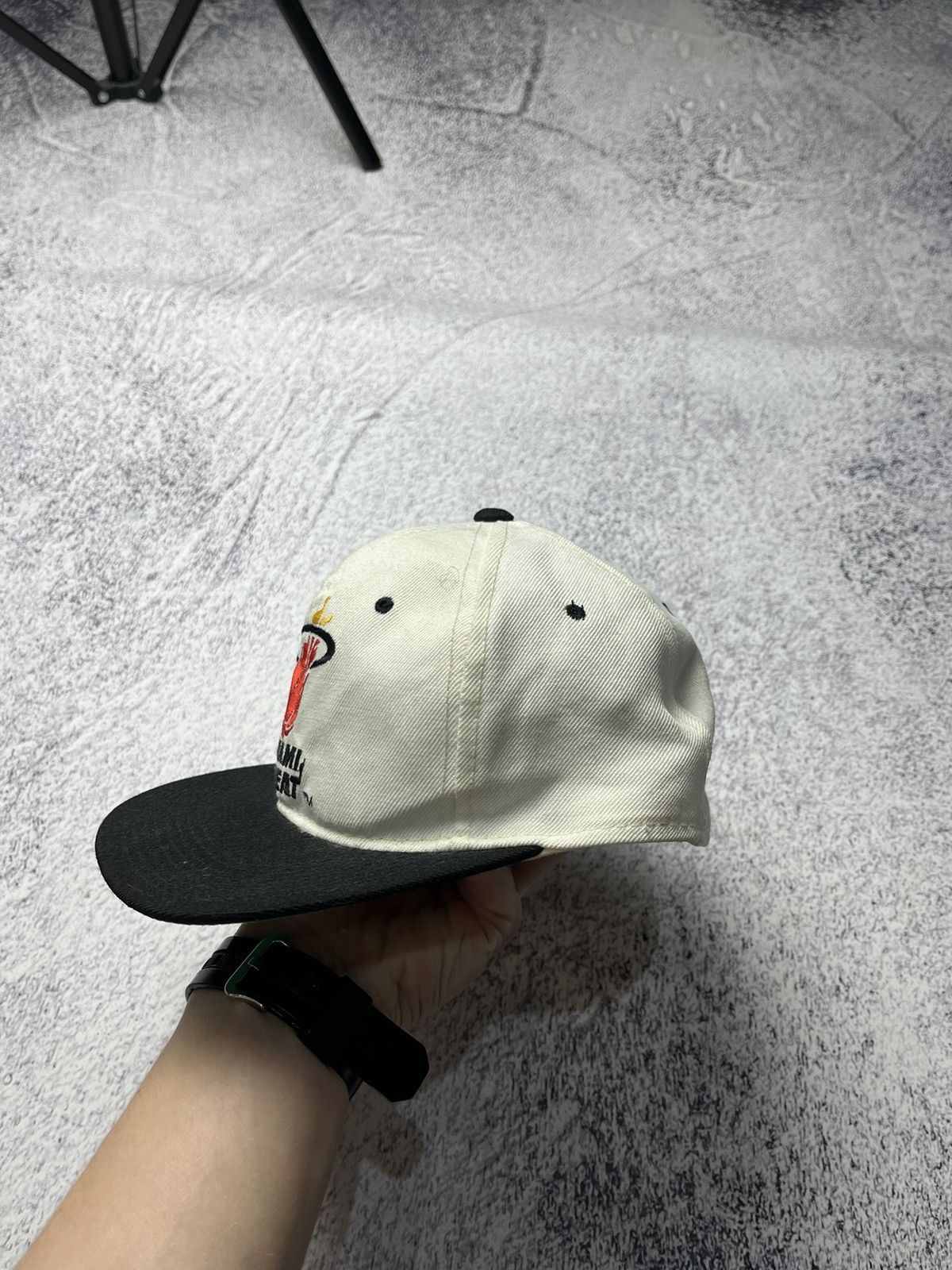 NBA Vintage Miami Heat Cap NBA Streetwear Rare Casual Fan Logo Size ONE SIZE - 3 Thumbnail