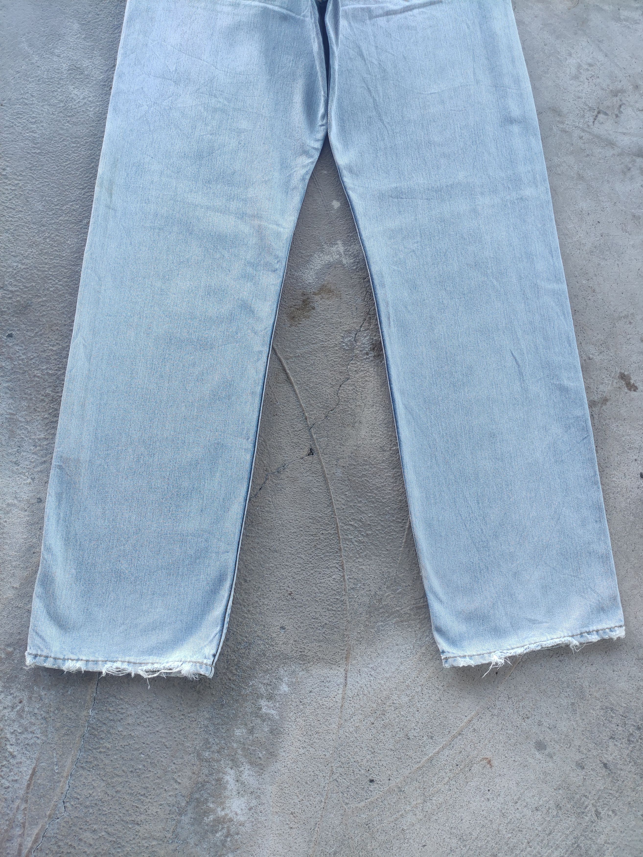 Japanese Brand Vintage Japanese Jean Distressed Faded Denim Size US 31 - 11 Thumbnail
