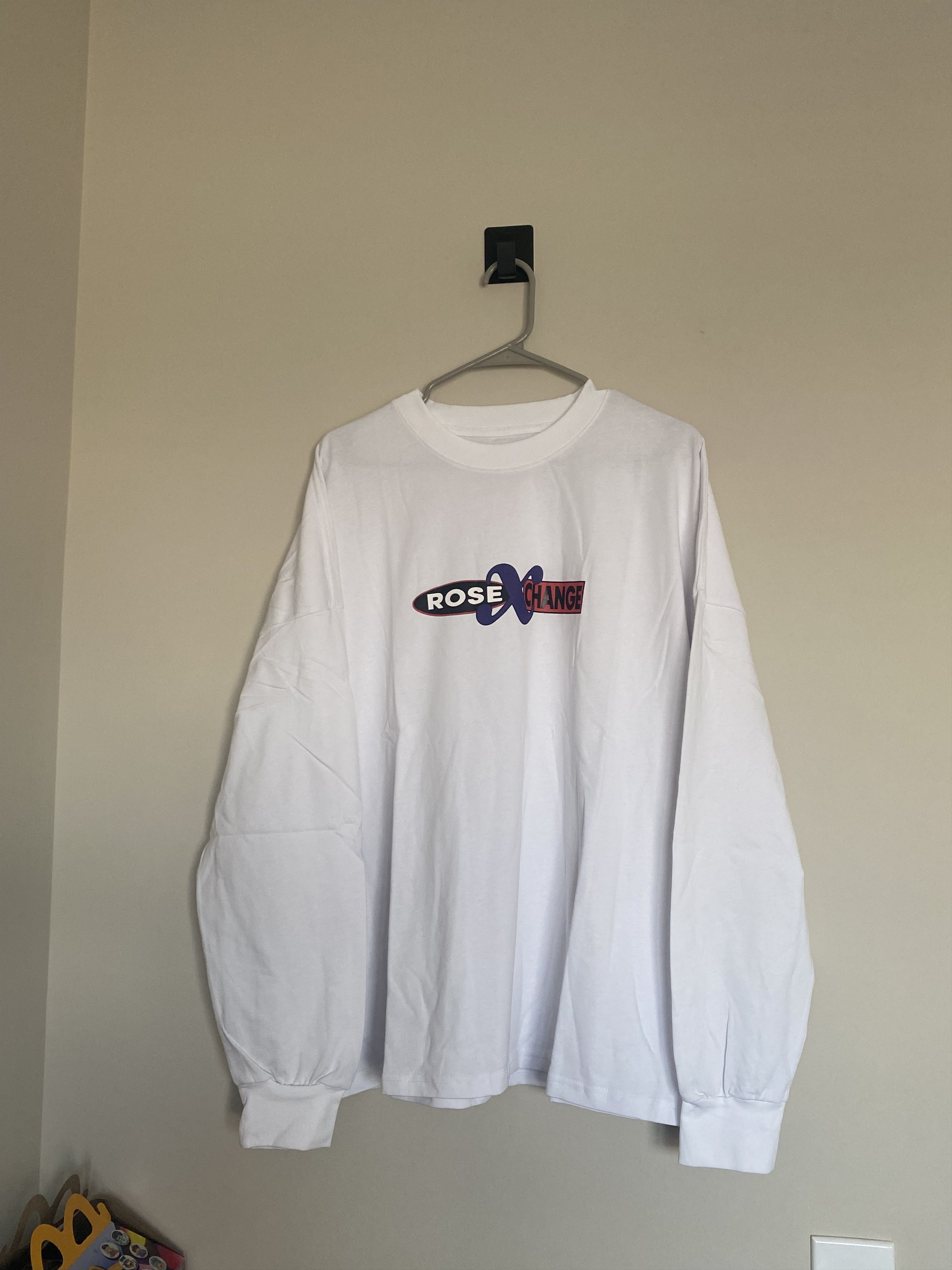 image of Martine Rose Rose Xchange Oversized T-Shirt in White, Men's (Size Small)