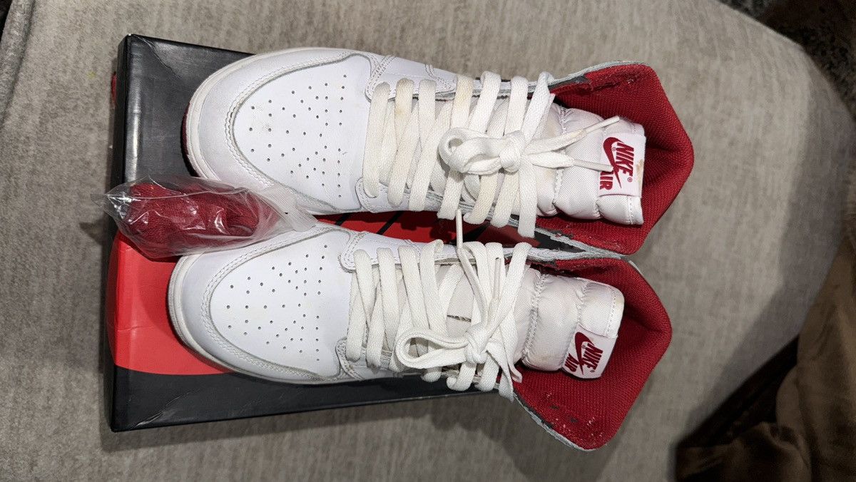 Jordan Brand Air Jordan 1 Retro High OG "Metallic Red" Size 7 Size US 7 / EU 40 - 6 Thumbnail