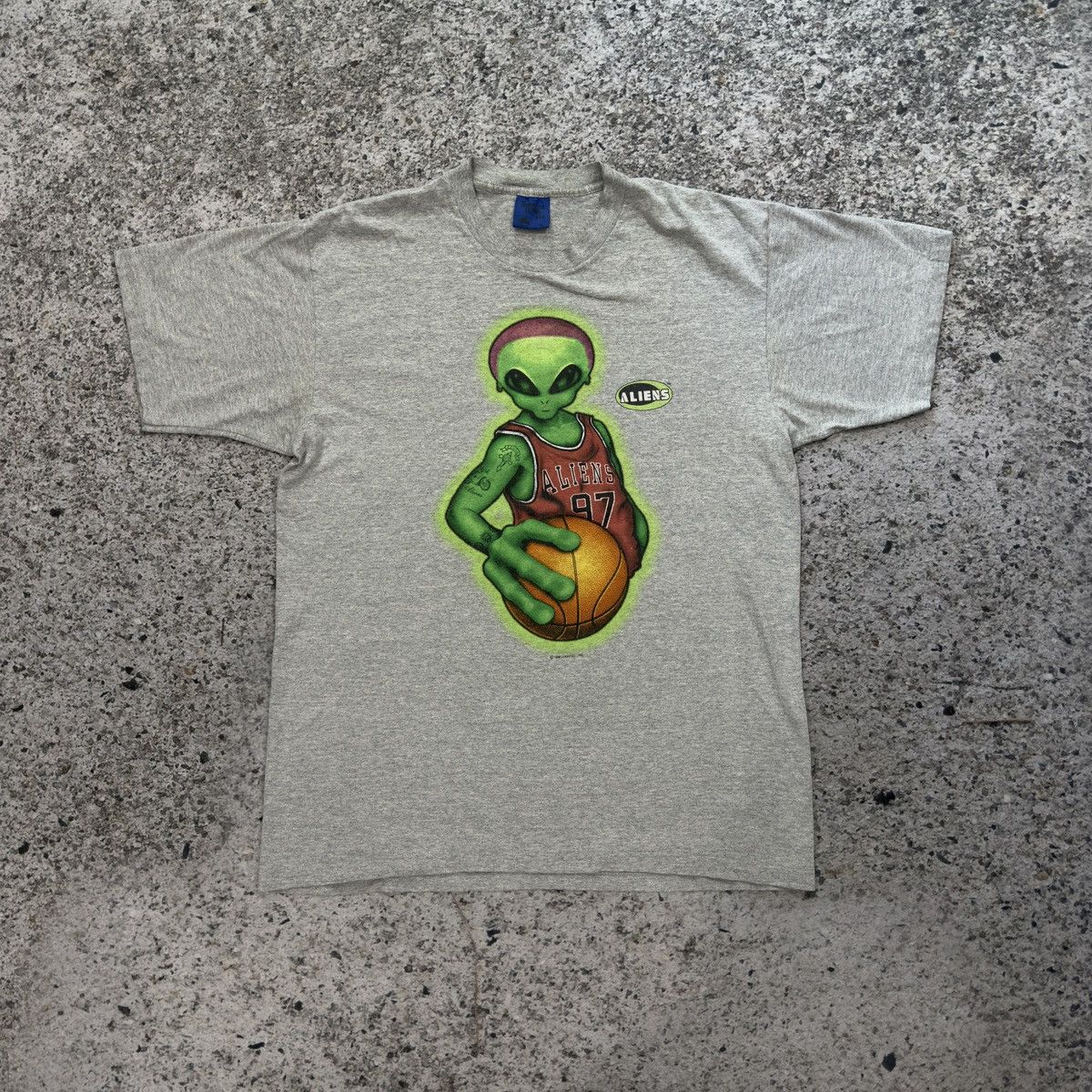 Vintage 90s Dennis Rodman Alien Skate Shirt Faded Thrashed Size US XL / EU 56 / 4 - 1 Thumbnail