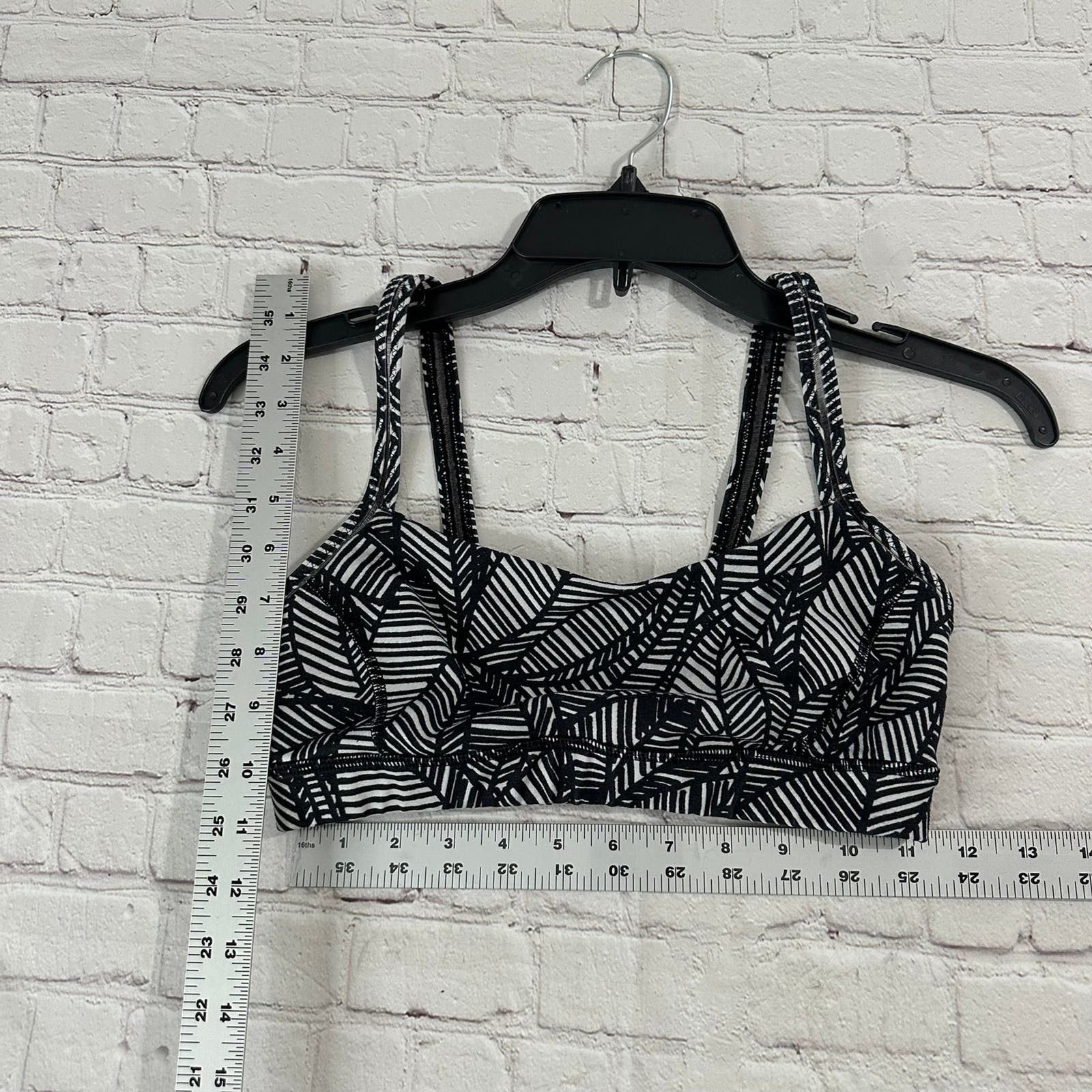 Lululemon lululemon sports bra size 6 Size S / US 4 / IT 40 - 4 Thumbnail