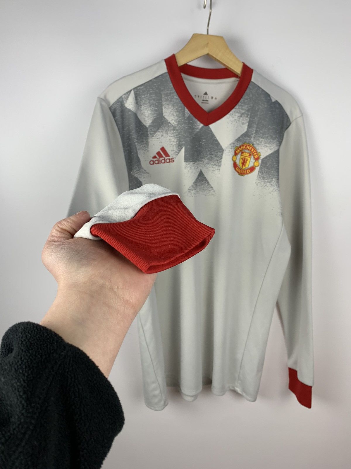 Adidas Vintage Adidas Manchester United Sports Soccer Long Sleeve Size US L / EU 52-54 / 3 - 5 Thumbnail