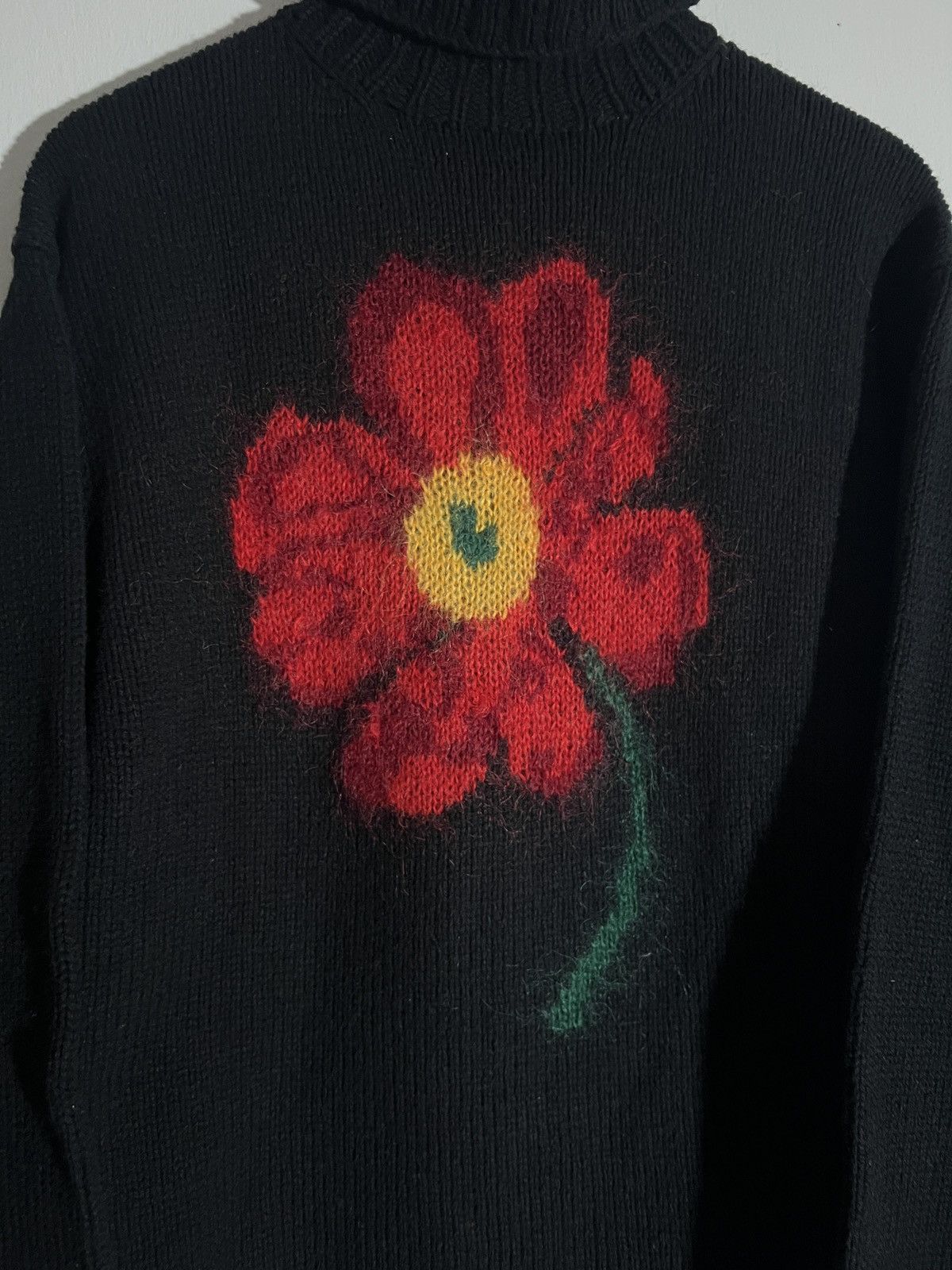Yohji Yamamoto Yohji Yamamoto Pour Homme AW95 Red Daisy Intarsia Turtleneck Size US M / EU 48-50 / 2 - 3 Thumbnail