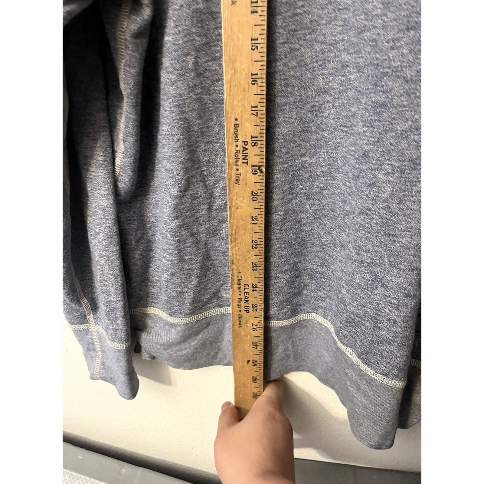 Gap Gap Sweater Men’s Size L Solid Cotton Blue Crew Neck Long Sleeve Pullover, Regular Fit, Knit, Button? (Note: Include only words from original title) Size US L / EU 52-54 / 3 - 4 Thumbnail