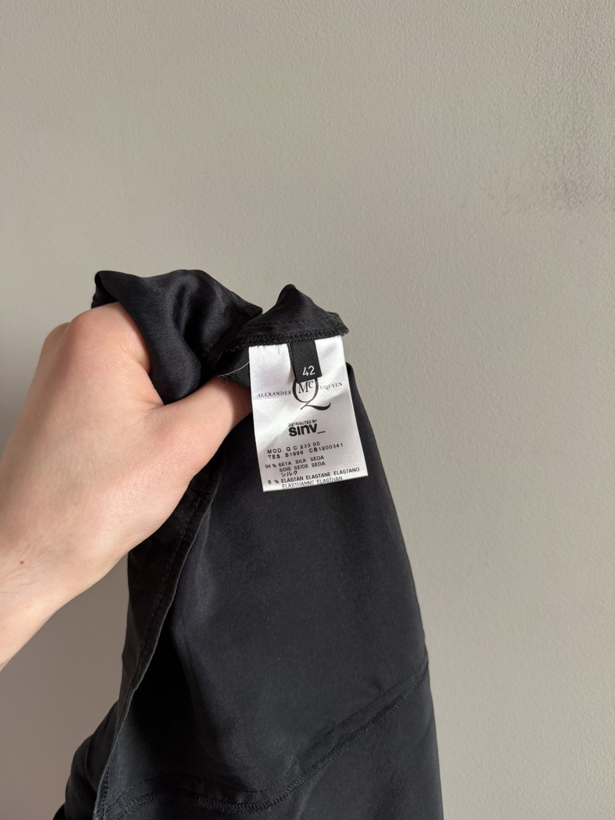 Alexander McQueen Alexander McQueen Silk Top Black Puff Sleeve Asymmetric Size M / US 6-8 / IT 42-44 - 8 Thumbnail