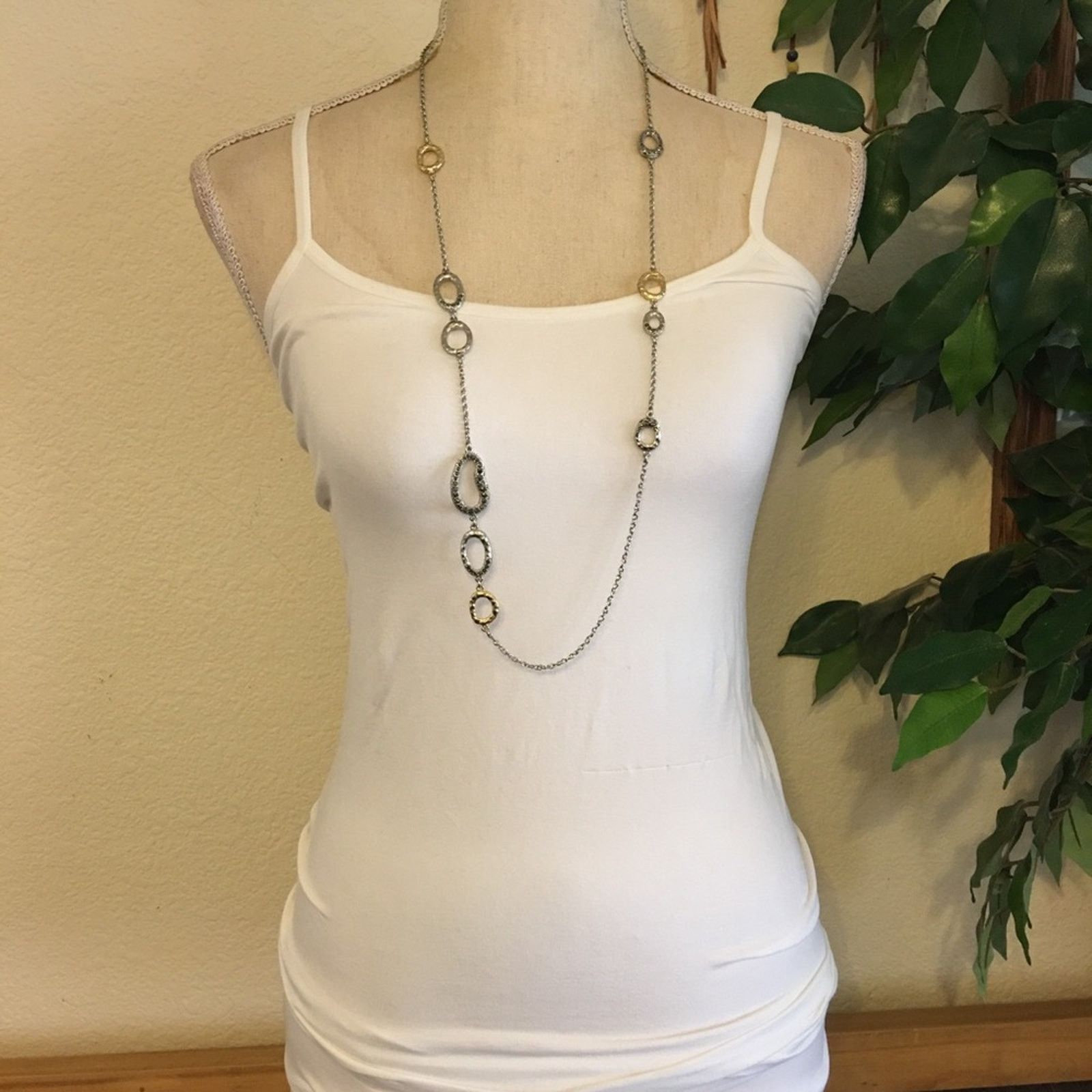 Jewelry Liz Claiborne hammered marcasite disc necklace Size ONE SIZE - 3 Thumbnail