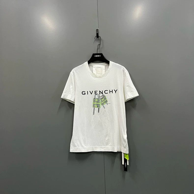 Givenchy Graffiti Logo Short Sleeve T-shirt - dmc