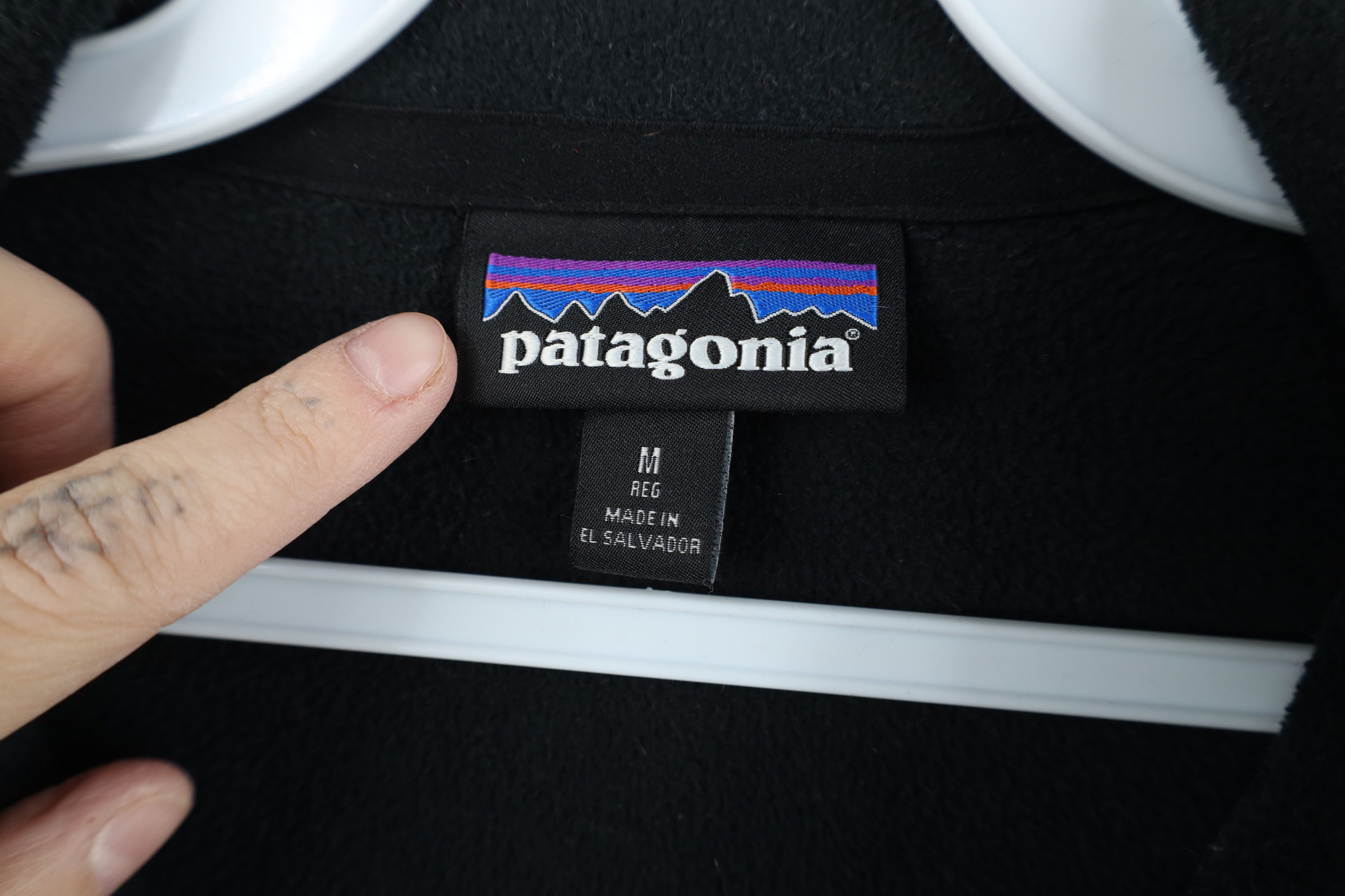 Patagonia Vintage Patagonia Box Logo Pullover Fleece Sweater Black Size US M / EU 48-50 / 2 - 7 Thumbnail