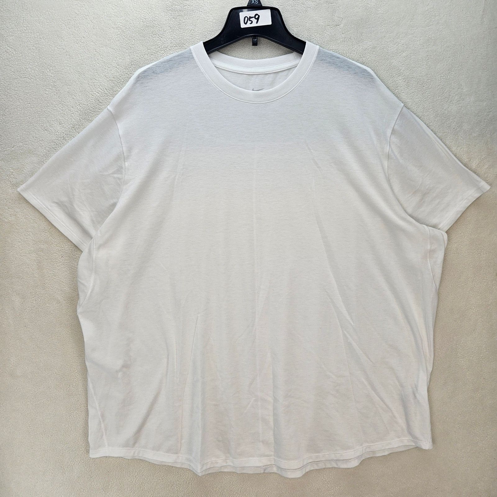 Nike NIKE WOMEN'S XXL LOOSE FIT IVORY WHITE TSHIRT FN2814-100 Size XXL / US 16-18 / IT 52-54 - 1 Thumbnail