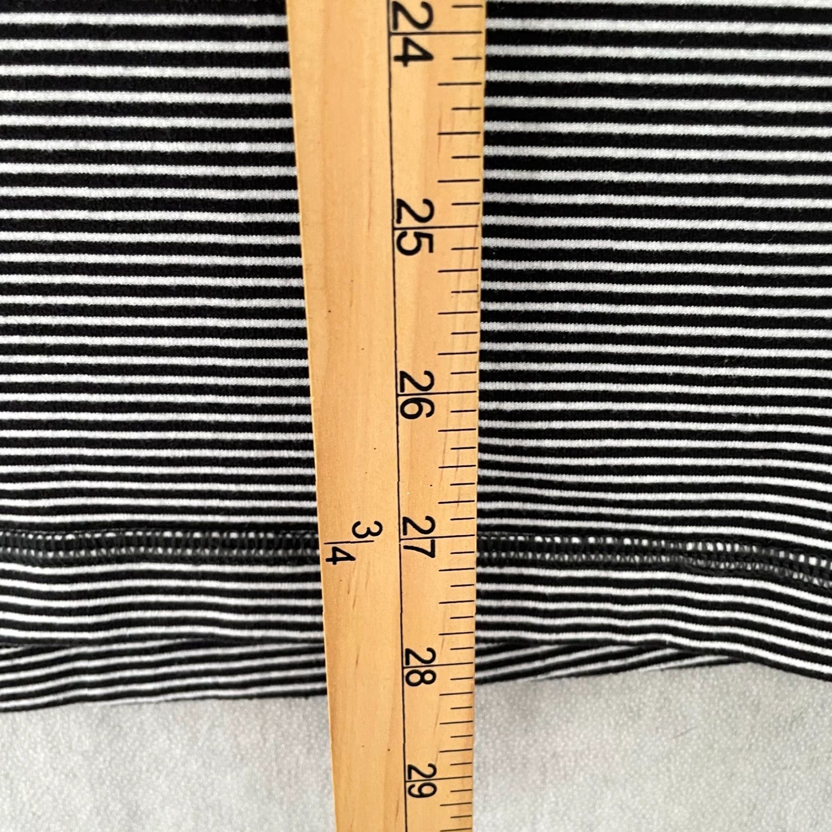Lululemon Lululemon Black White Striped Pullover 1/4 Zip Sweatshirt Adult Large Performance Mens Size US L / EU 52-54 / 3 - 7 Thumbnail