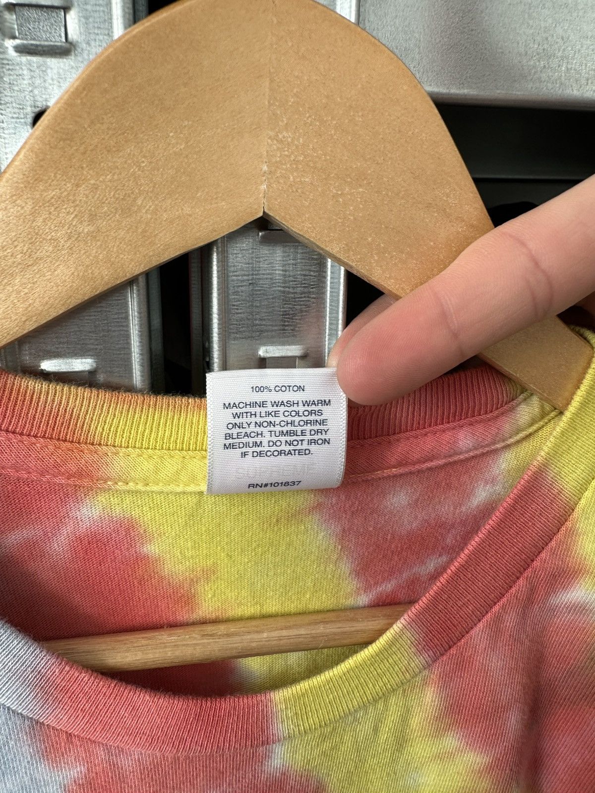 Supreme Supreme T-Shirt Loved By The Children Logo Tie Dye Y2K Tee Size US M / EU 48-50 / 2 - 11 Thumbnail