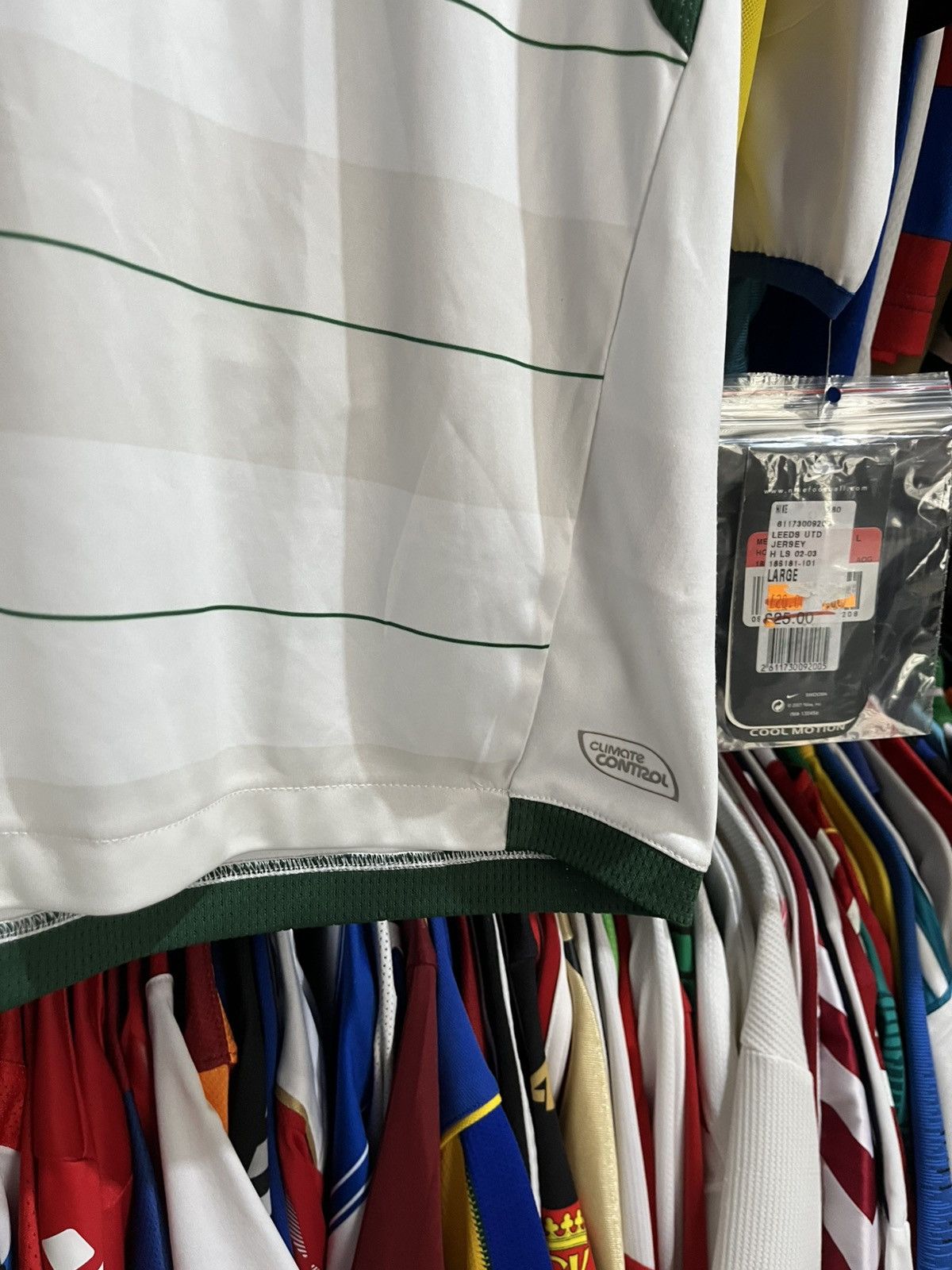 Umbro Umbro Ireland 2009 Away Soccer Jersey Size US XL / EU 56 / 4 - 5 Thumbnail