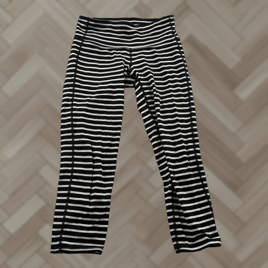 Athleta Athleta Chaturanga Capri Crop Leggings Women's XS Black White Striped Activewear Leggings Size 26" / US 2 / IT 38 - 1 Thumbnail