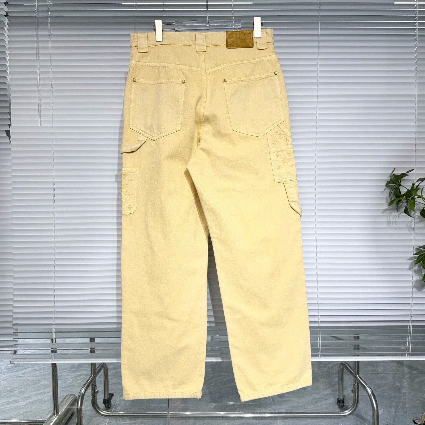 Louis Vuitton Louis Vuitton Cargo Straight Jeans Size US 32 / EU 48 - 2 Thumbnail