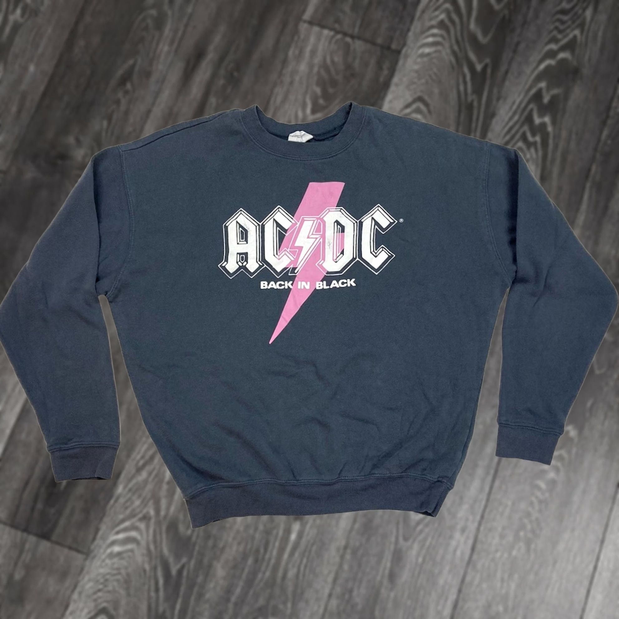 Vintage VINTAGE ACDC Back In Black Lightweight Crewneck Sweatshirt Women XS Blue Music Size XS / US 0-2 / IT 36-38 - 1 Thumbnail