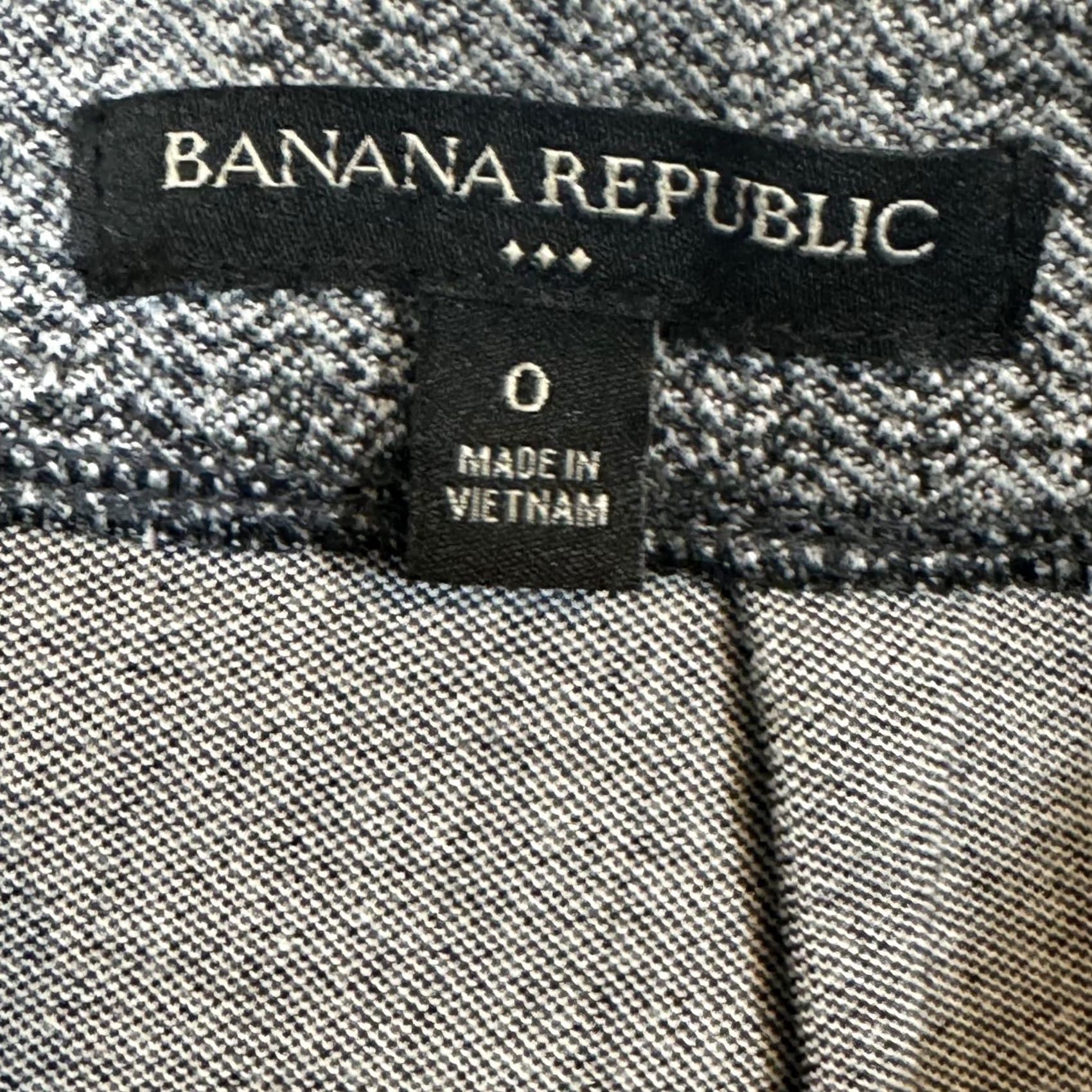 Banana Republic Banana Republic Gray Mini Skirt Size 0 Ruffled Hem Back Zipper Size 25" / US 0 / IT 36 - 7 Thumbnail