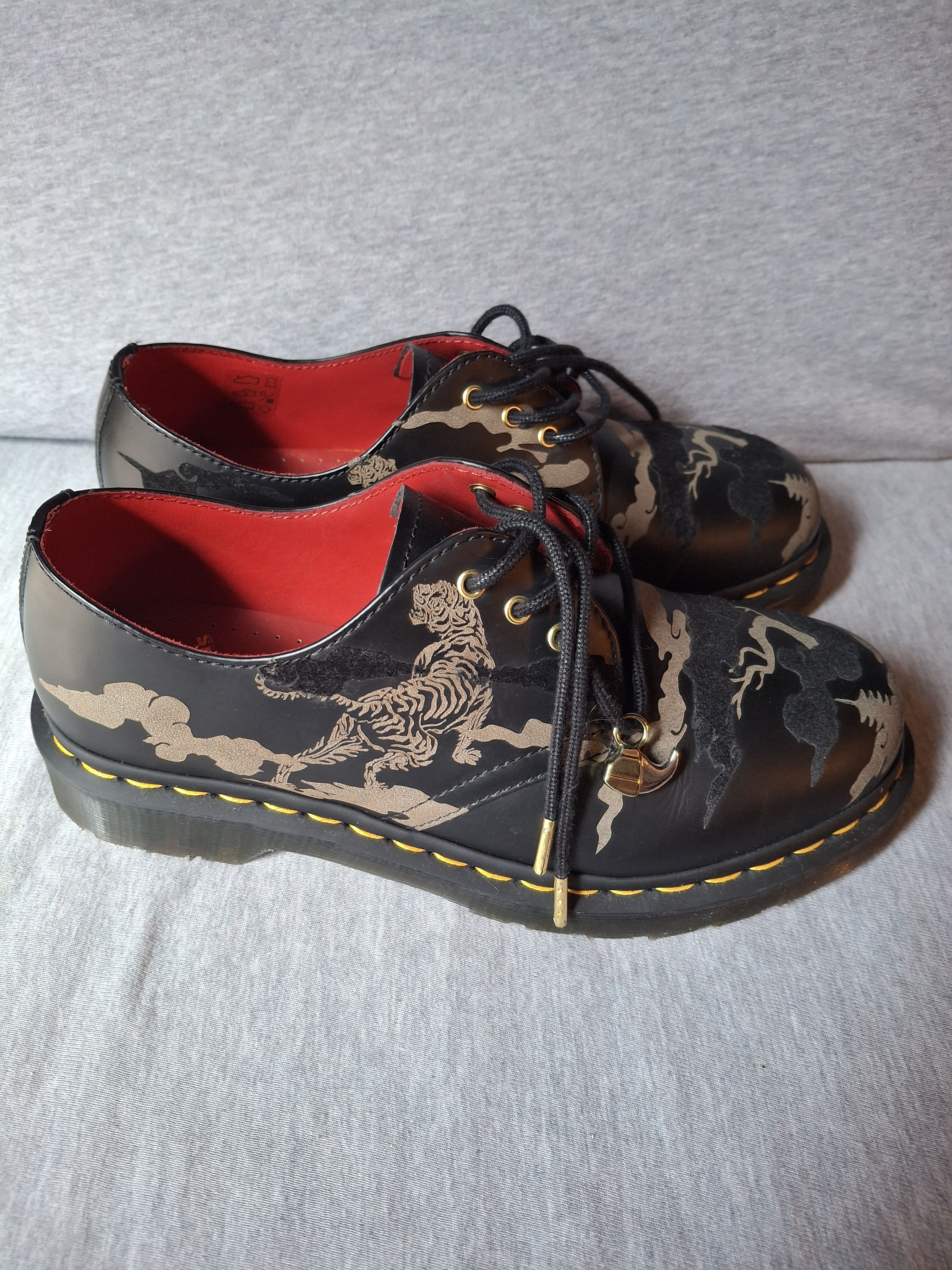 Dr. Martens RARE 1461 Year of The Tiger Leather Oxford Shoes Size US 7 / IT 37 - 5 Thumbnail
