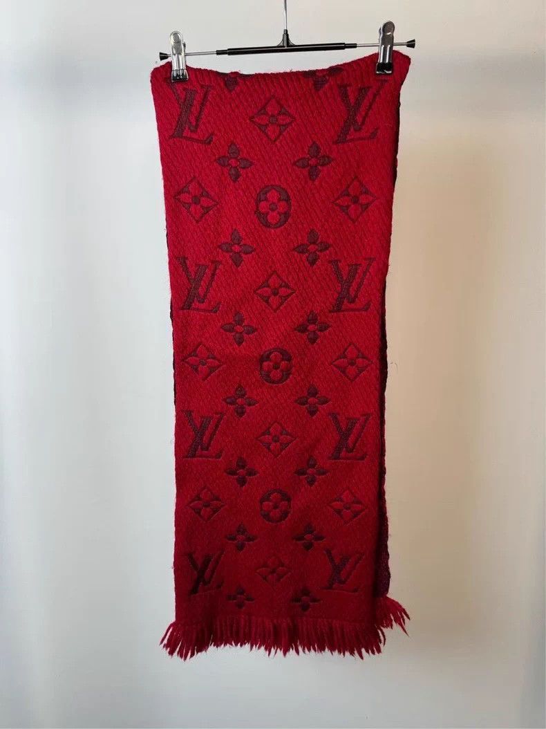Louis Vuitton Louis Vuitton Full print red scarf Size ONE SIZE - 1 Thumbnail