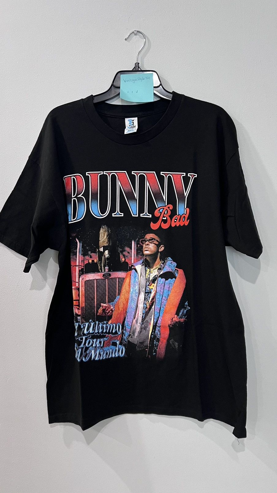 Band Tees Bad Bunny “El Ultimo Tour Del Mundo” Tshirt Size XL Size US XL / EU 56 / 4 - 1 Thumbnail