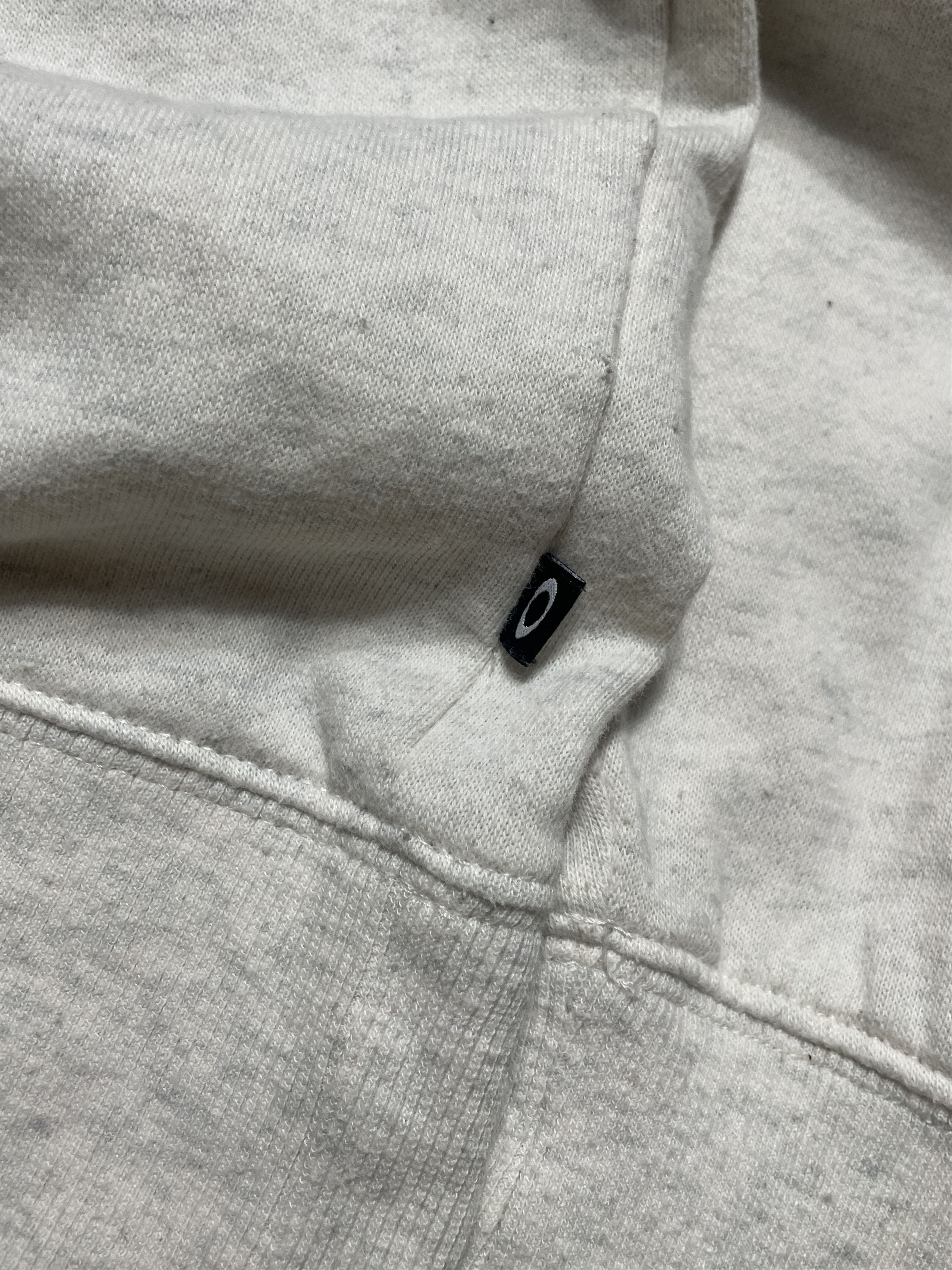 Oakley ❗️RARE❗️Oakley Vintage Y2K Boxy Fit Sweatshirt Crewneck Cozy Size US XXL / EU 58 / 5 - 11 Thumbnail