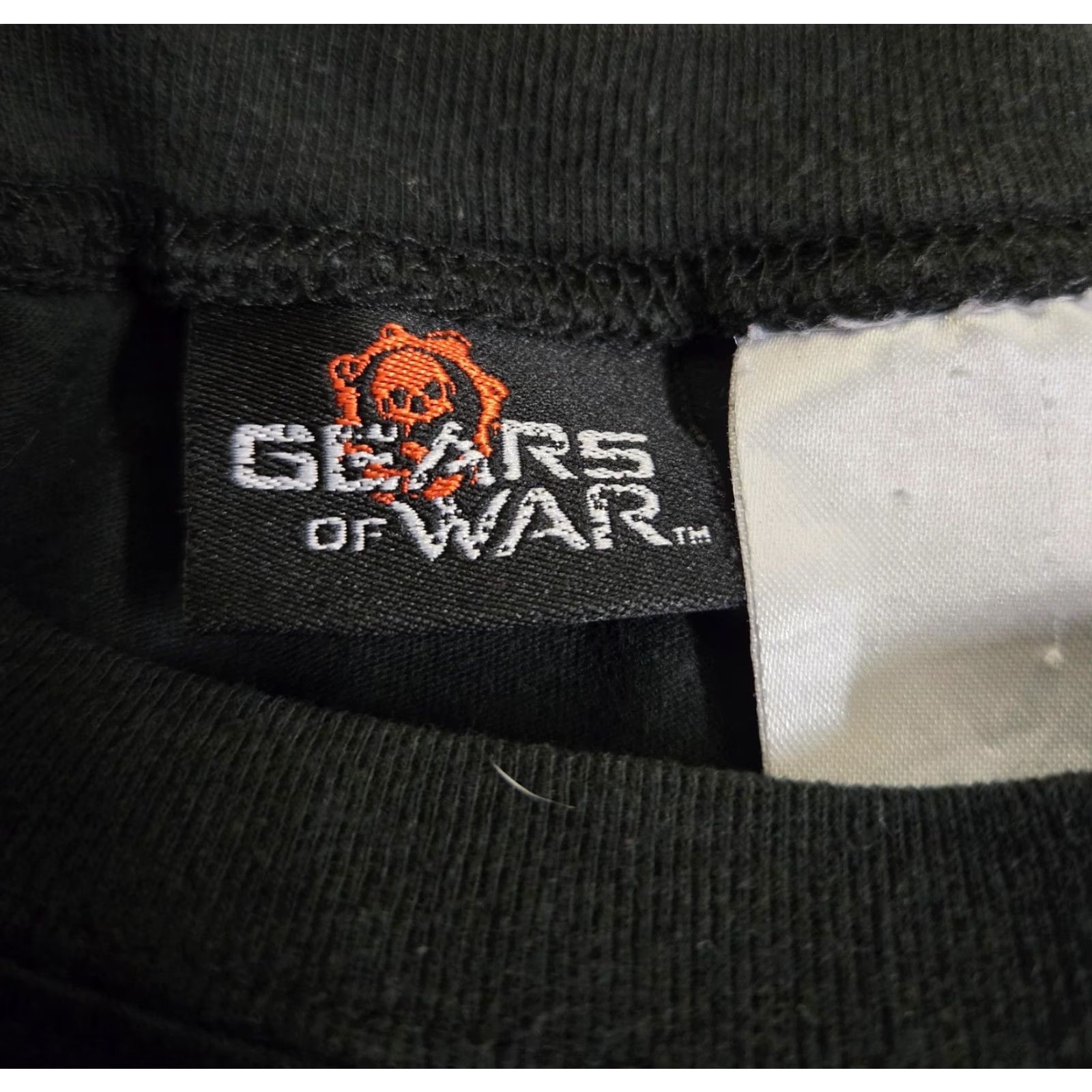 Vintage **Gears of War 3 Mens Black Graphic Tee XL Cog Logo** User: **Gears of War 3 Mens Black Graphic Tee XL Cog Logo** Size US XL / EU 56 / 4 - 3 Thumbnail