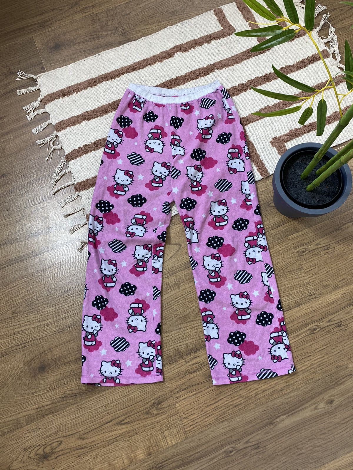 CUTE HELLO KITTY PAJAMA PANTS