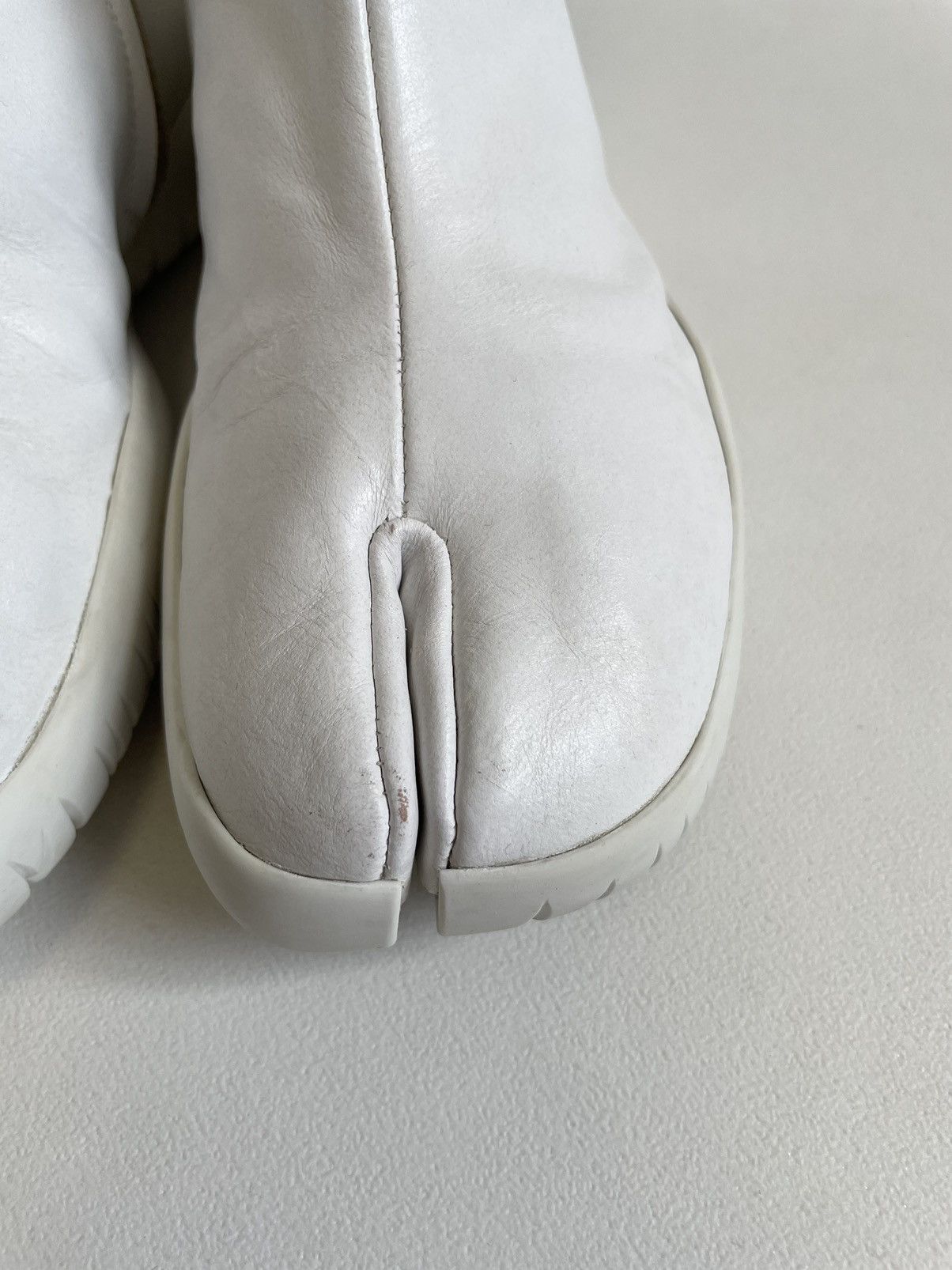 Maison Margiela White Leather Scuba Tabi Boots / Sneakers Size US 7 / IT 37 - 6 Thumbnail