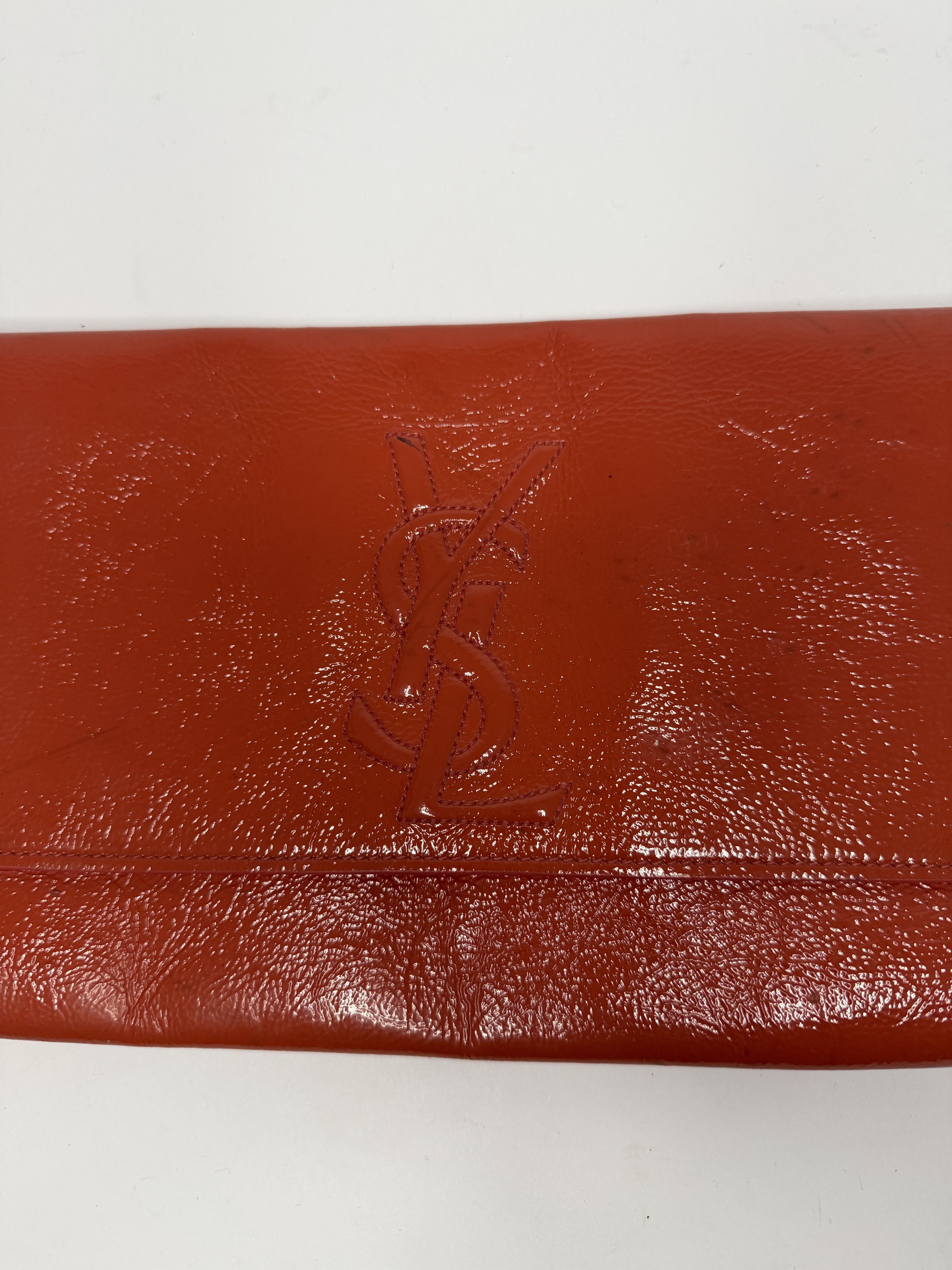 Yves Saint Laurent YVES SAINT LAURENT Dark Patent Leather Belle De Jour Clutch Size ONE SIZE - 2 Thumbnail