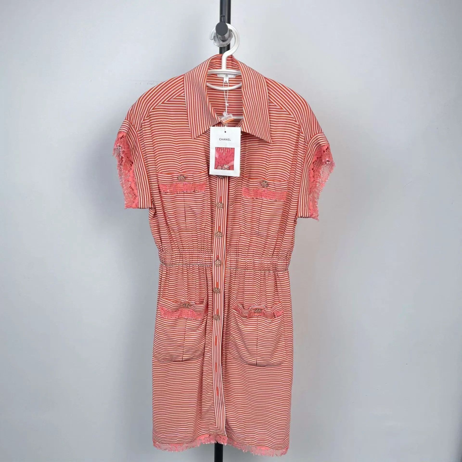 Chanel Chanel Silk 19s Red & White Colorblock Dress 40 Size M / US 6-8 / IT 42-44 - 1 Thumbnail