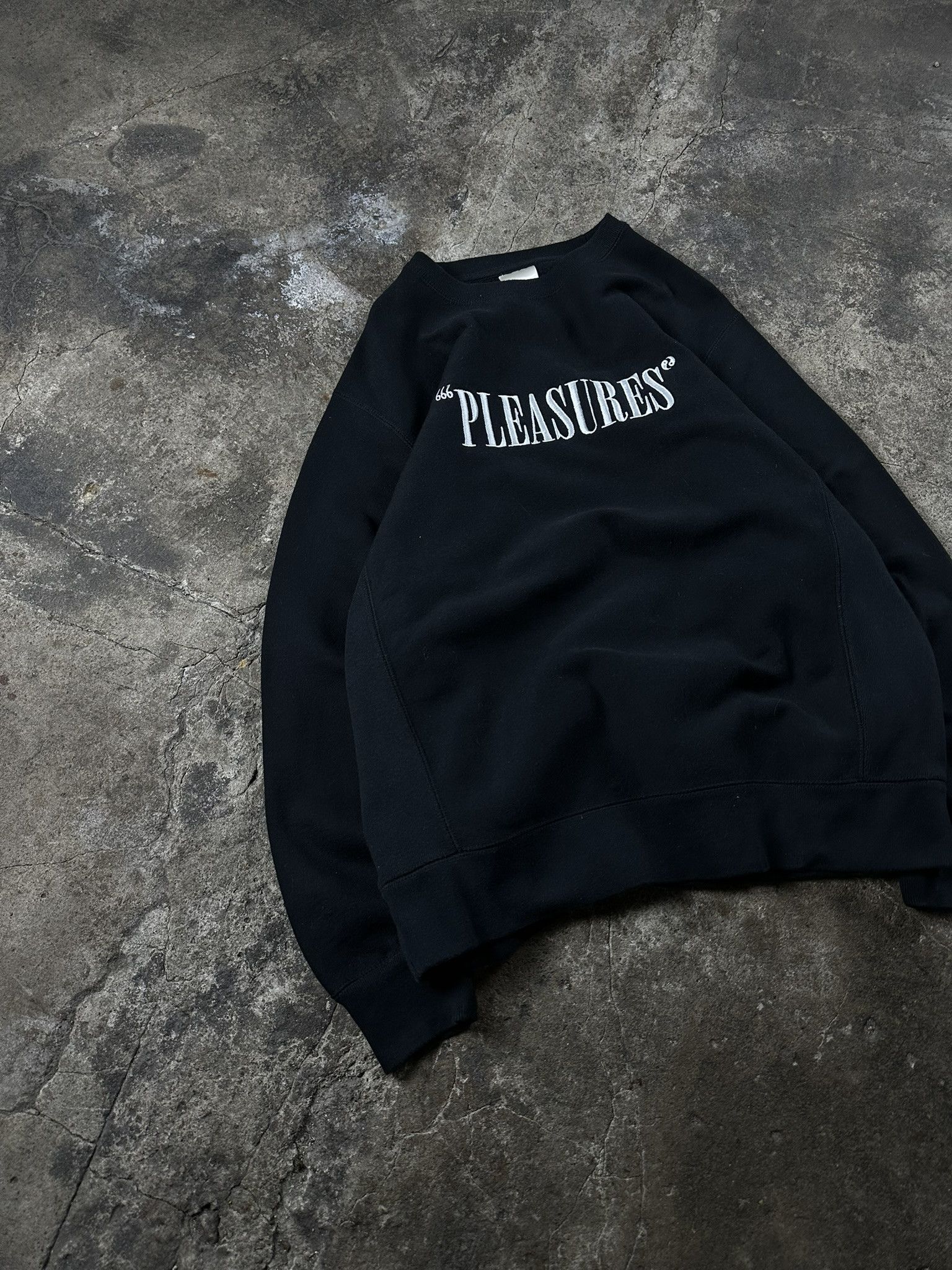 Pleasures Pleasures Now Logo Embroidery Spellout Crewneck Size US M / EU 48-50 / 2 - 2 Thumbnail