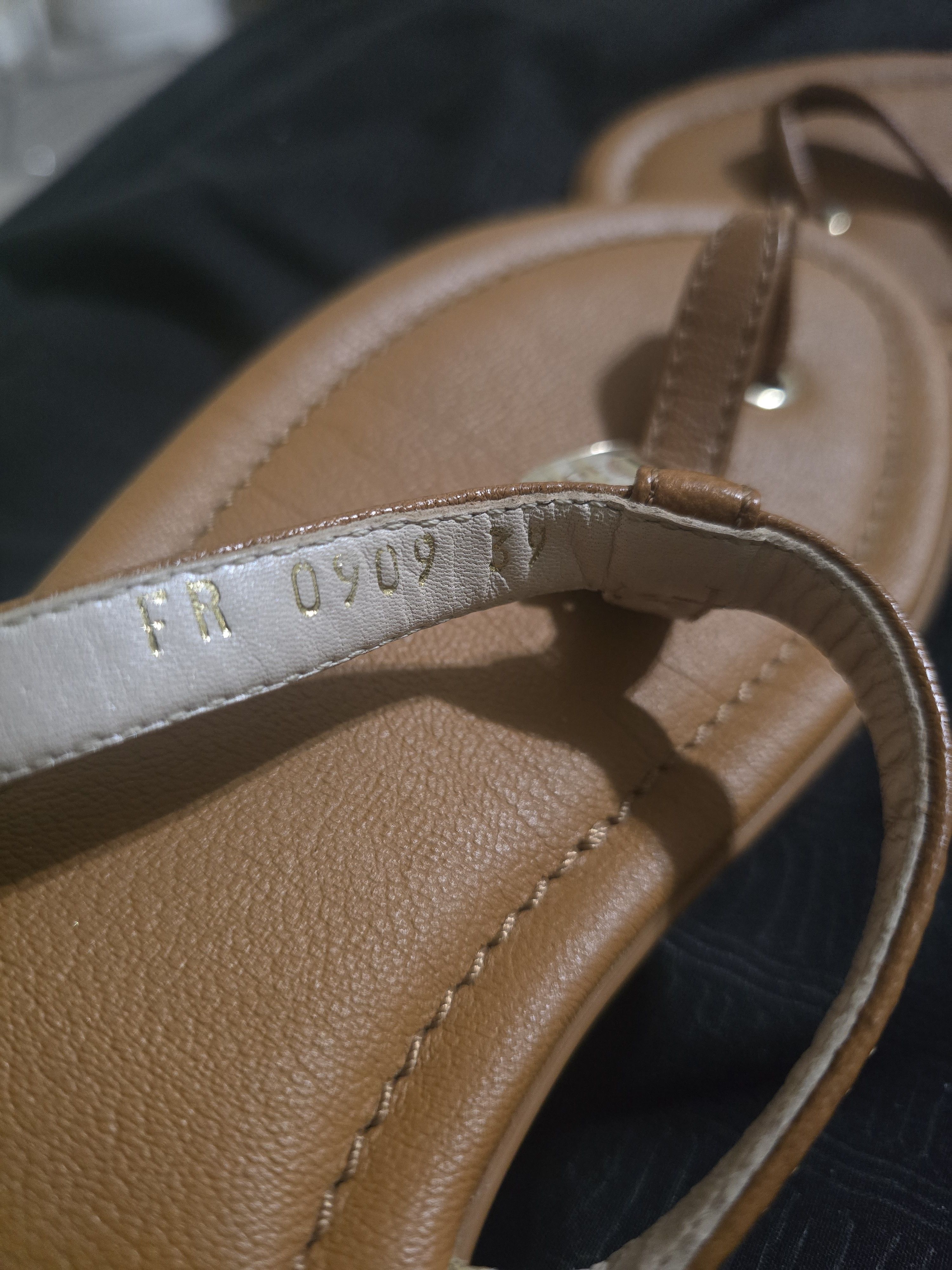 Dior Christian Dior Lock Charm Leather Thongs Sandals Sz 39 Size US 9 / IT 39 - 7 Thumbnail