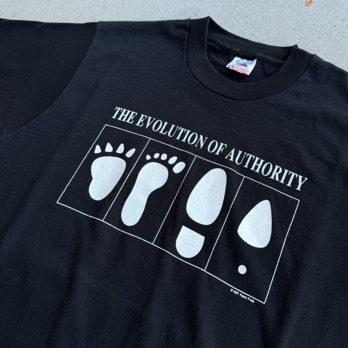 Vintage Vintage 1990s Womens Rights Evolution of Authority T Shirt Size US M / EU 48-50 / 2 - 3 Thumbnail