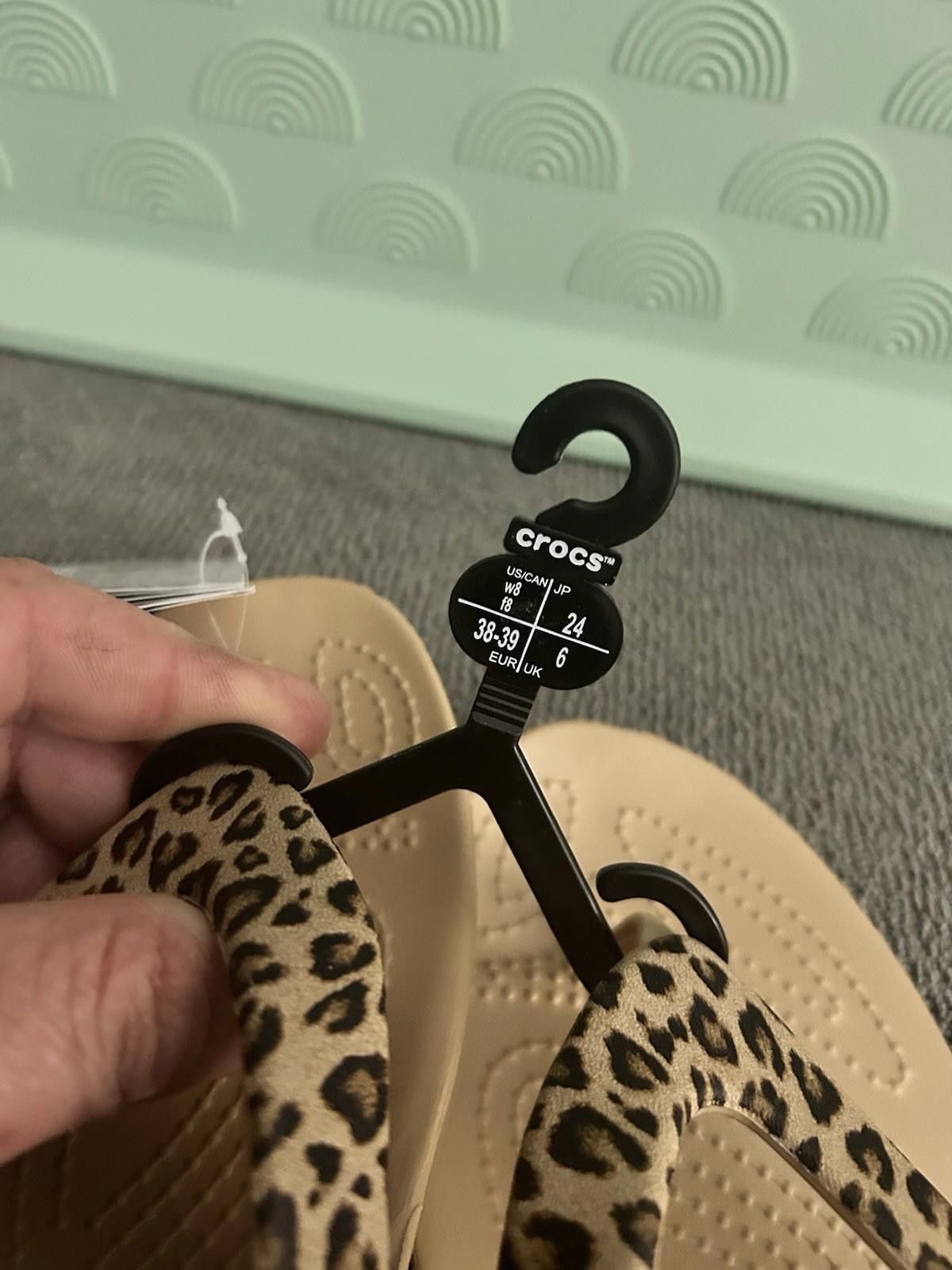 Crocs Crocs Kadee II Leopard Animal Print Womens Flip Flops Size 8 Size US 8 / IT 38 - 3 Thumbnail
