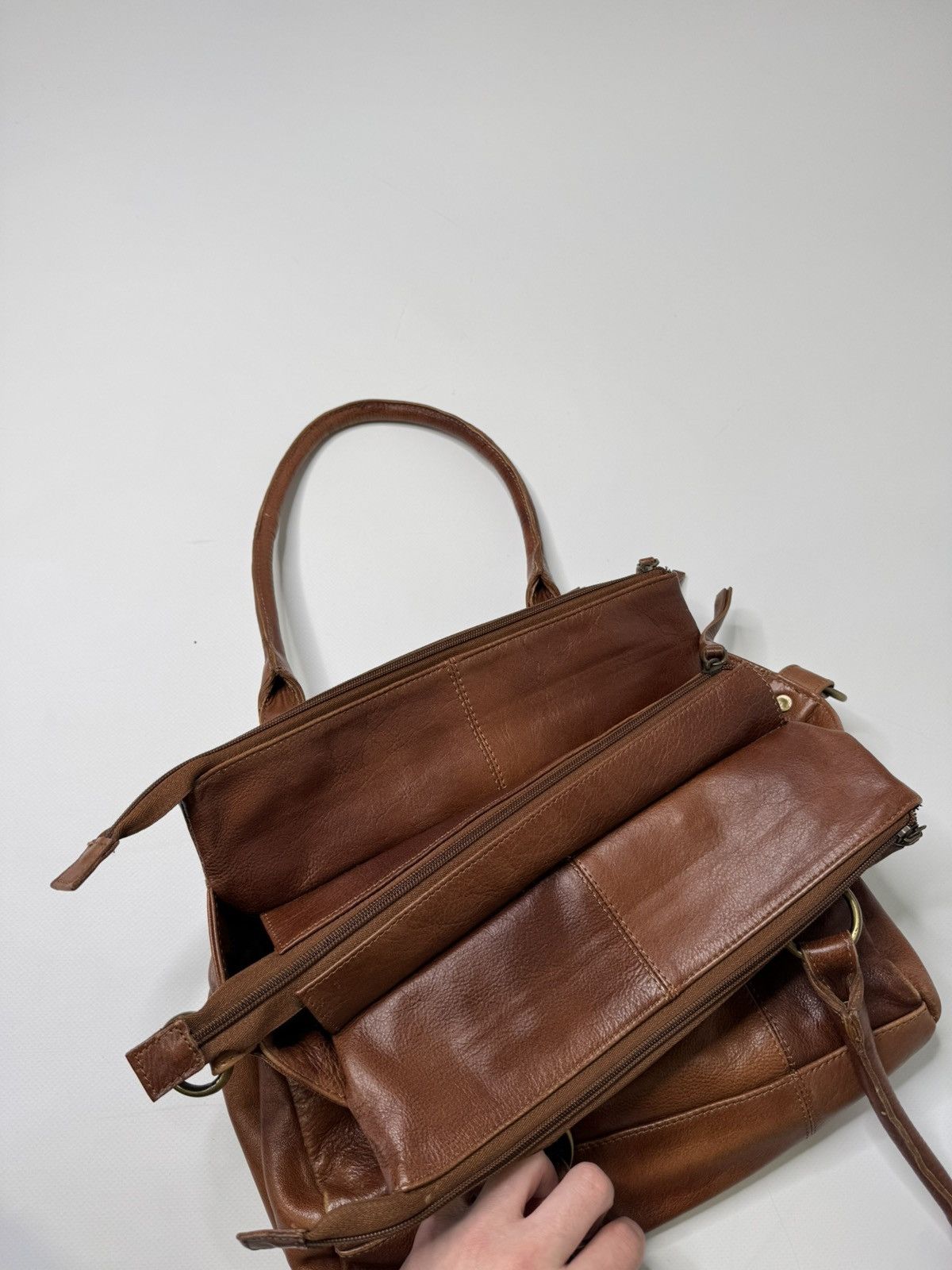 Vintage Vintage leather bag y2k avant garde swag classy retro 90s 00 Size ONE SIZE - 7 Thumbnail