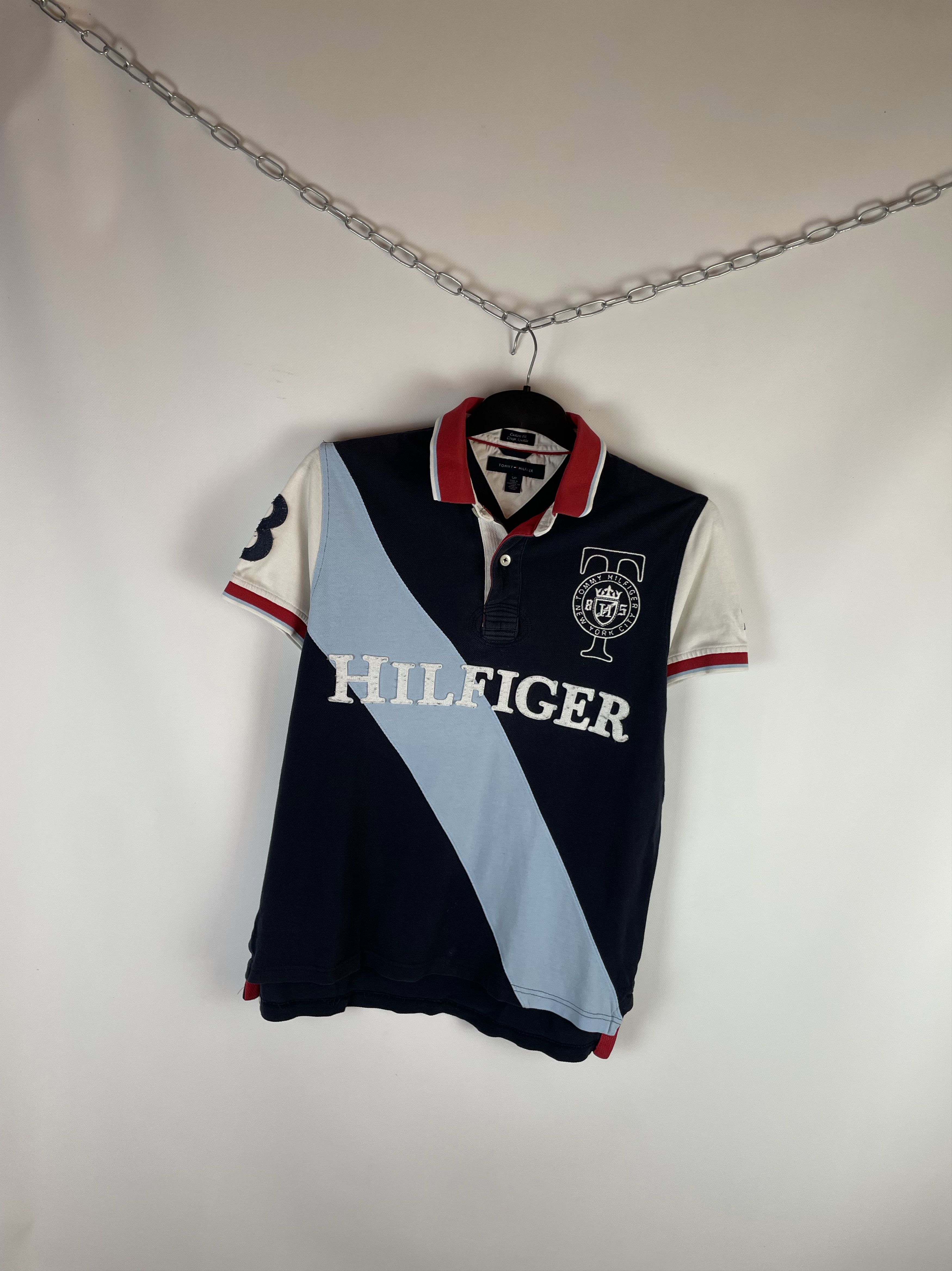 Other Vintage Tommy Hilfiger Polo T Shirt Rugby Big Logo 90s Size US S / EU 44-46 / 1 - 2 Thumbnail
