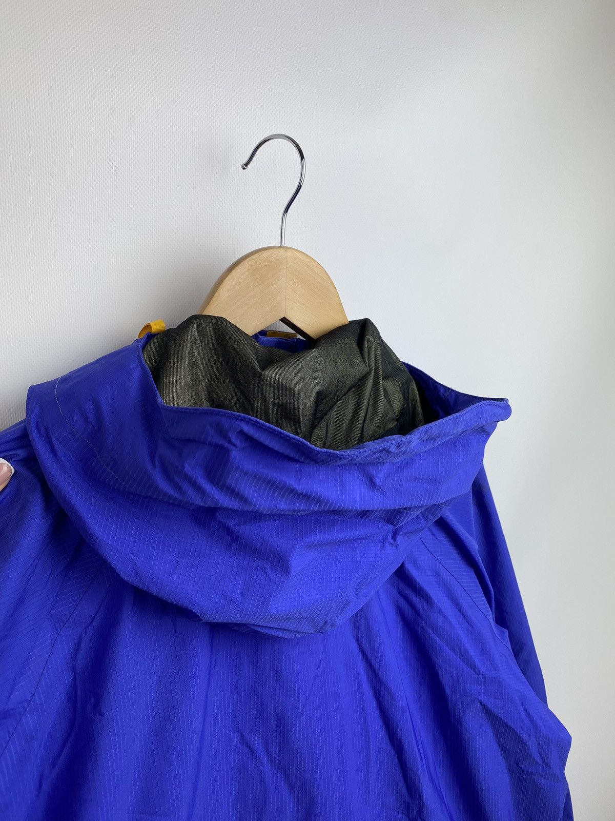 Berghaus × Vintage Berghaus vintage gore Tex thunderflash Jacket size S Size US S / EU 44-46 / 1 - 22 Thumbnail