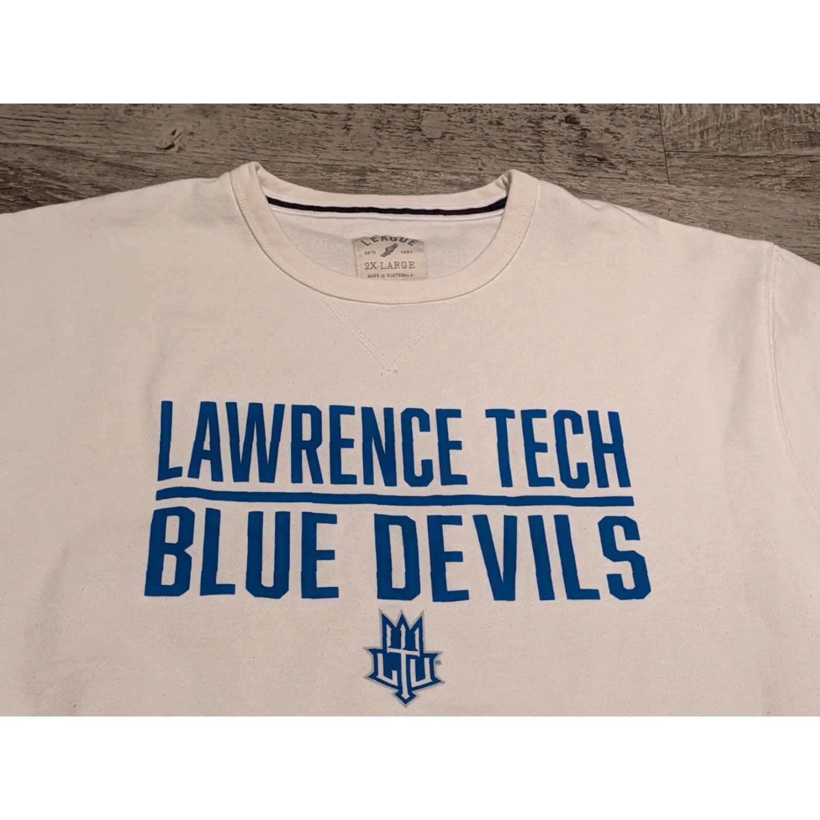 Vintage Lawrence Tech University Blue Devils Adult Crewneck Sweatshirt White 2XL Crewneck Pullover Fleece League Size XXL / US 16-18 / IT 52-54 - 2 Thumbnail