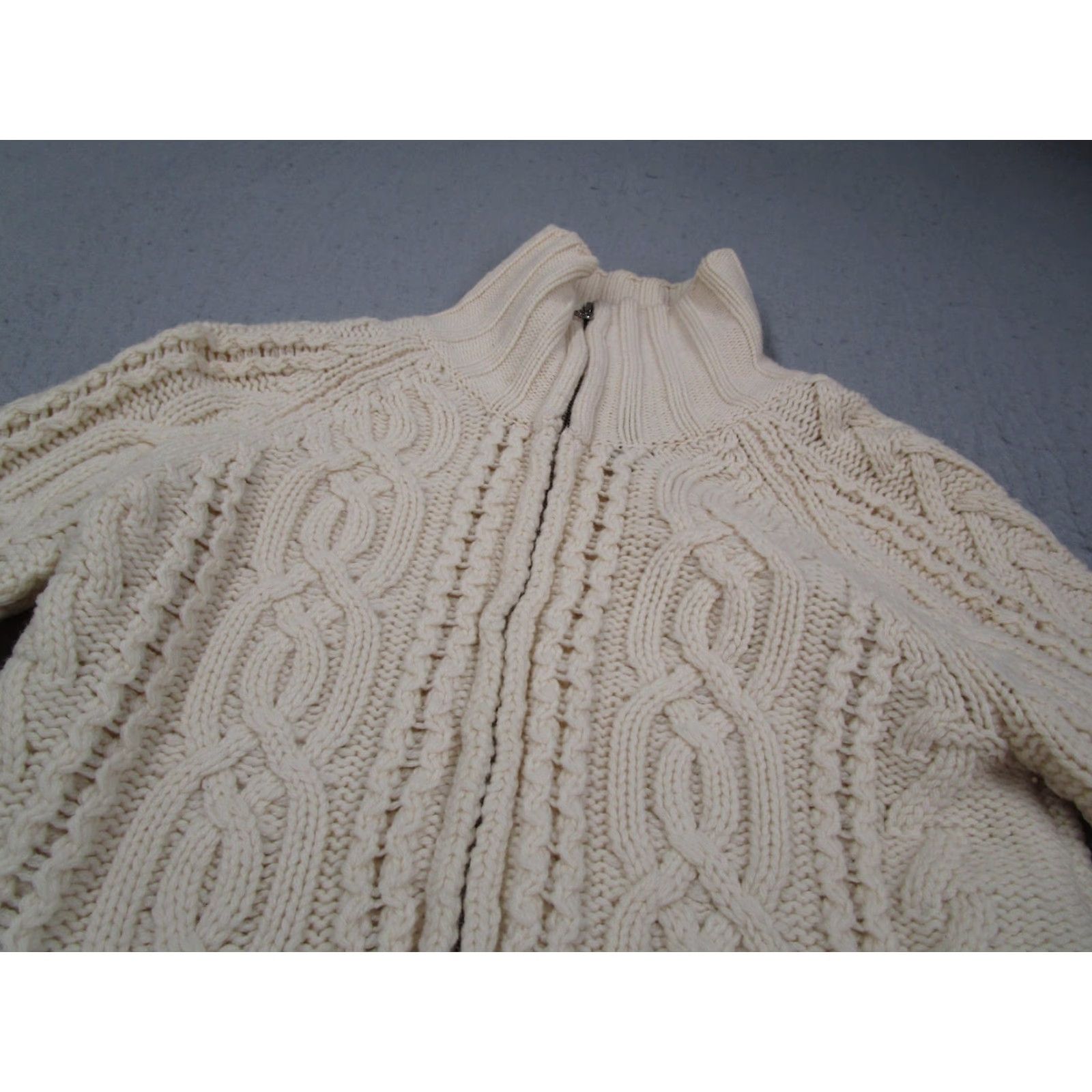 Abercrombie & Fitch VINTAGE Abercrombie & Fitch Sweater Women S White Lambswool Cable Knit Full Zip Size S / US 4 / IT 40 - 2 Thumbnail